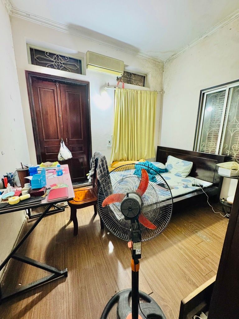 Bán nhà Thái Thịnh - diện tích 39m2 3 tầng - Bán đất tặng nhà - giá 10,2 tỷ