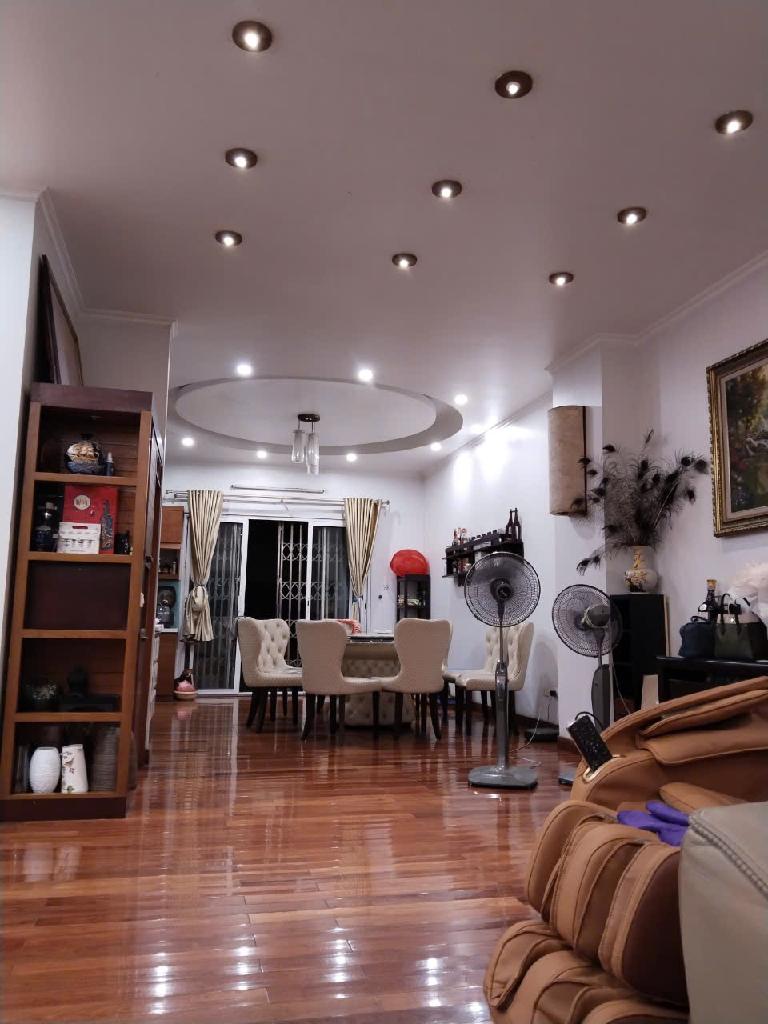 Bán nhà Trung Phụng - diện tích 270m2 9 tầng - mặt tiền khủng - giá 180 tỷ