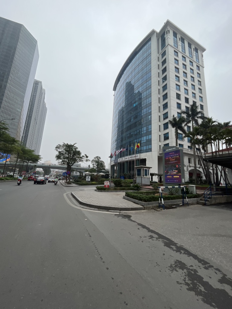 Bán nhà Linh Lang - diện tích 101m2 6 tầng - Lô góc 3 mặt thoáng - giá 68 tỷ