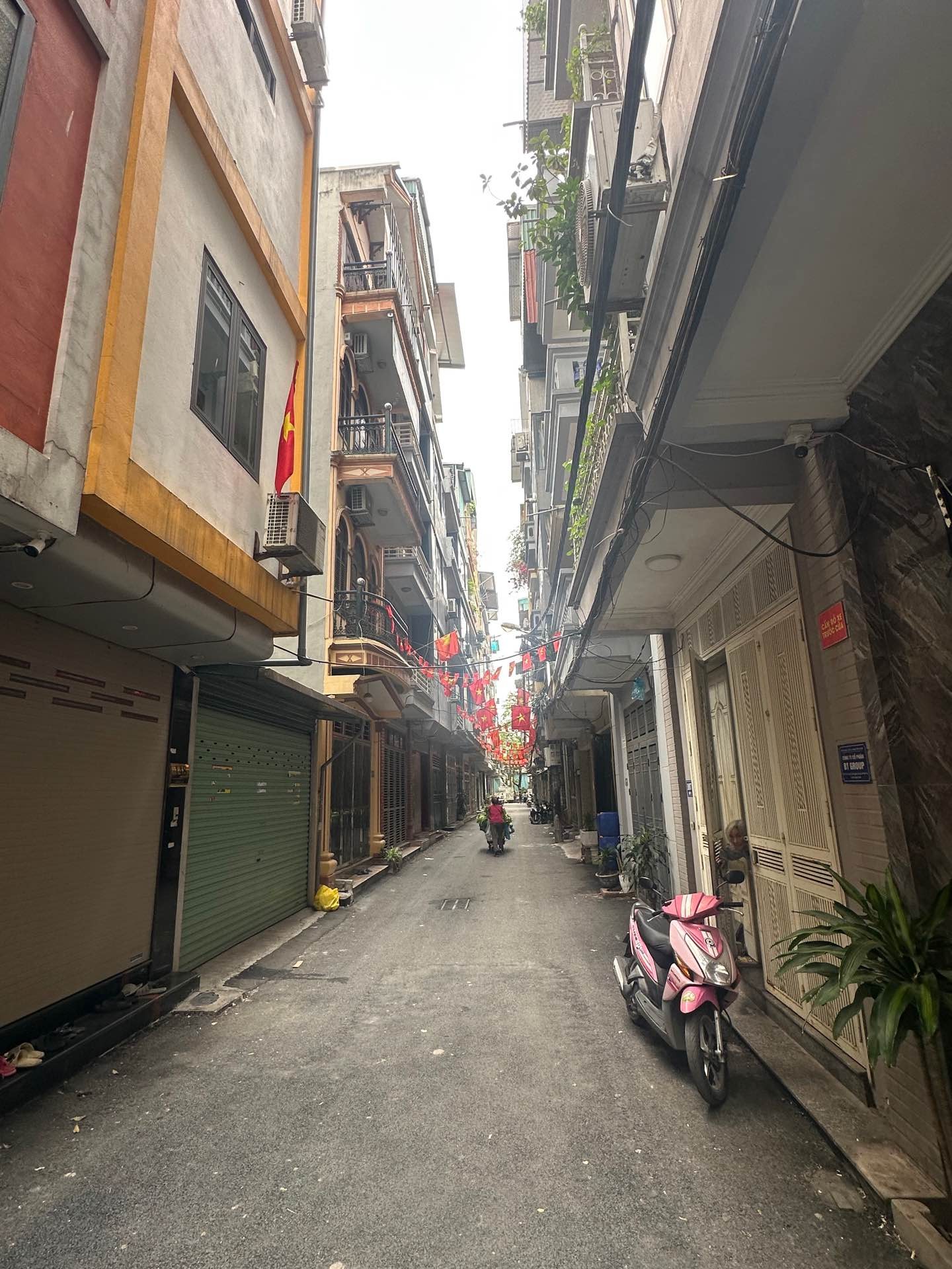 Bán nhà Dương Văn Bé - diện tích 40m2 0 tầng - Đất phân lô khu vực víp nhất - giá 10,3 tỷ