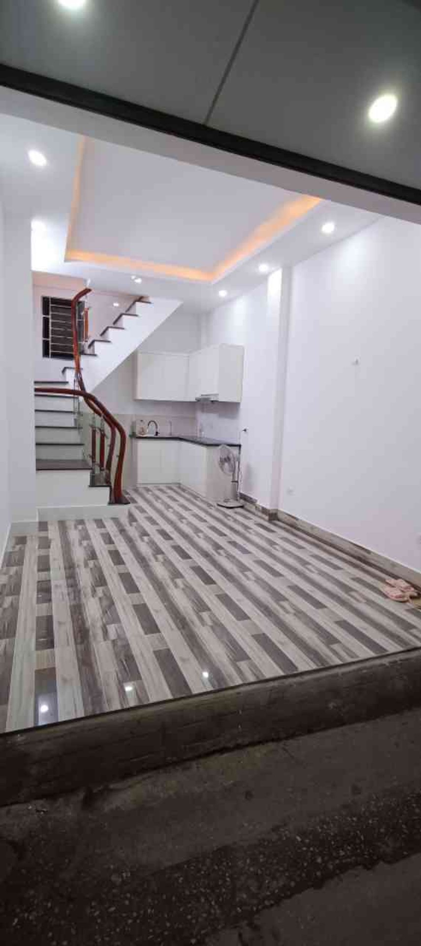 Bán nhà chùa Liên phái - diện tích 25m2 4 tầng - Ngõ thông ô tô tránh - giá 6,5 tỷ