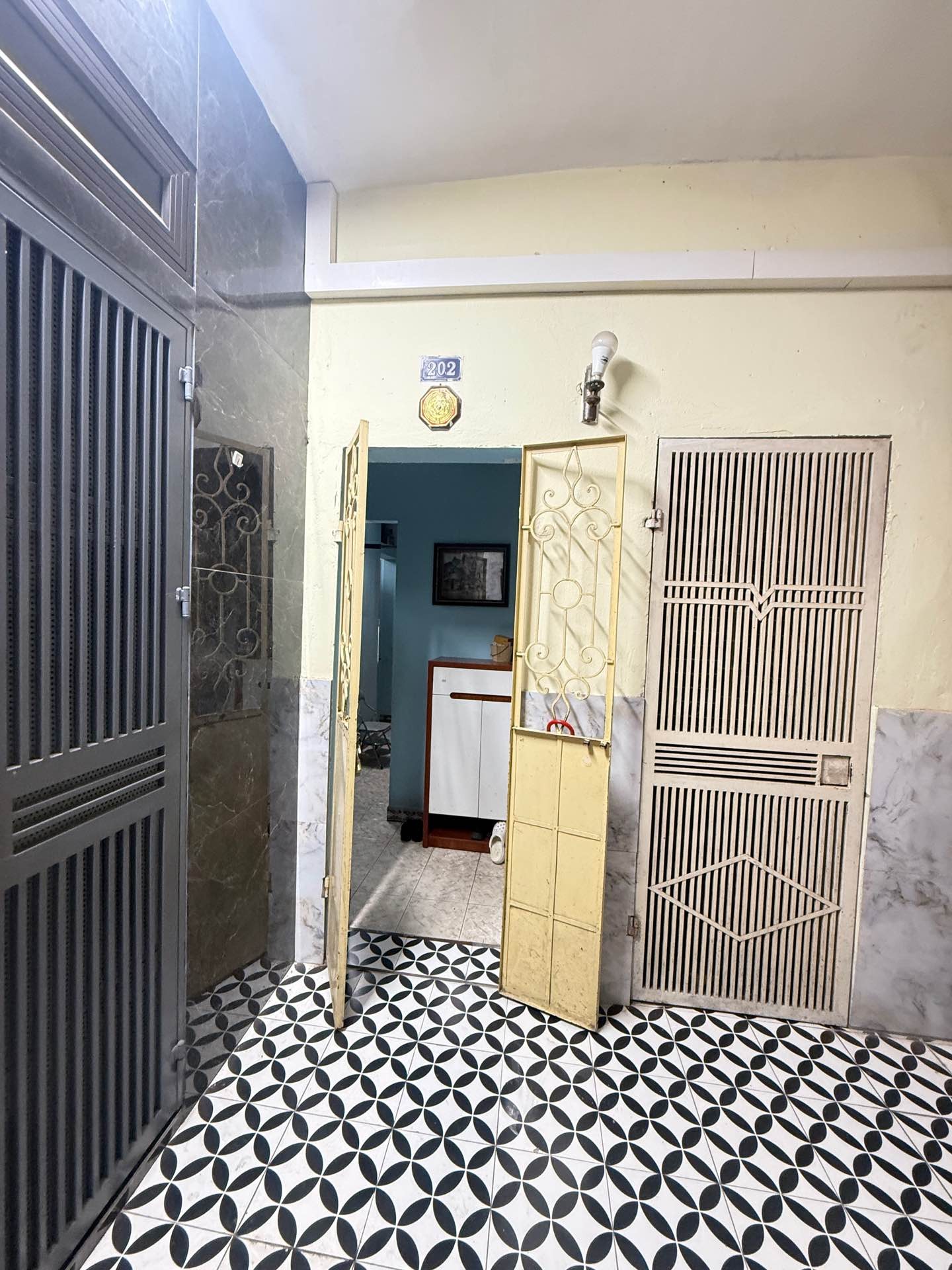 Bán nhà Kim Ngưu - diện tích 48m2 1 tầng - Vị trí cực đẹp, vài bước ra phố đi bộ - giá 9,3 tỷ