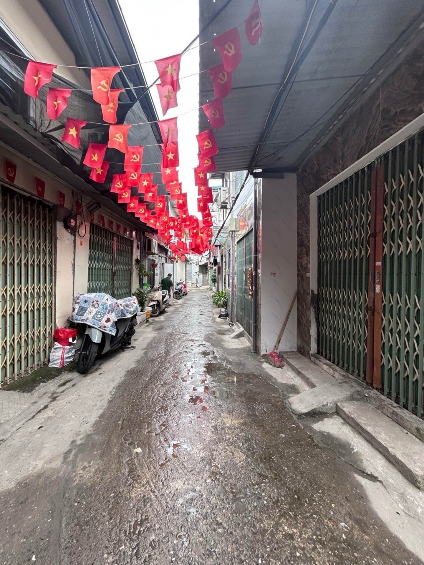 Bán nhà Đông Thiên - diện tích 46m2 2 tầng - Nhà mới, view hồ - giá 2,48 tỷ