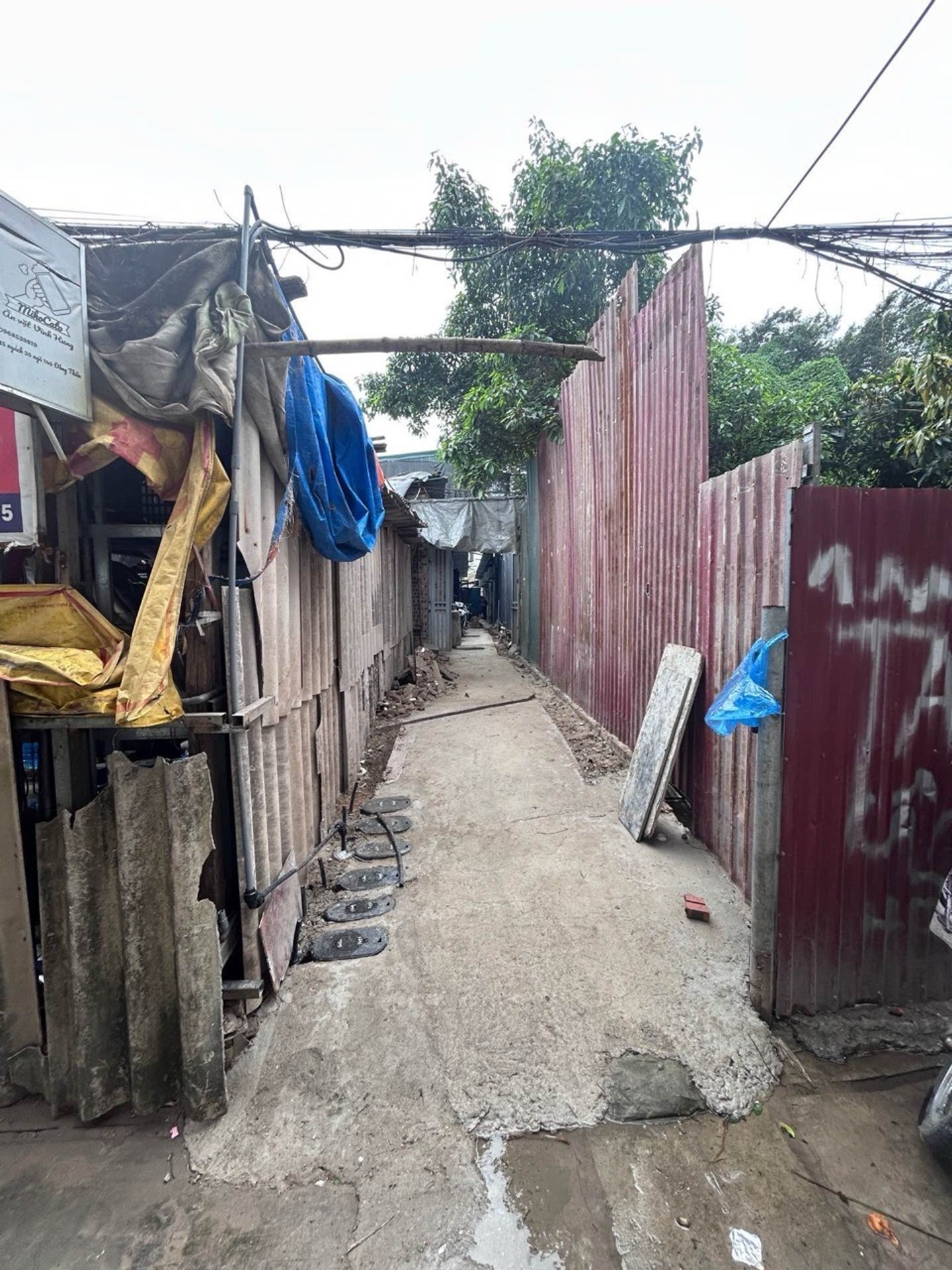 Bán nhà Đông Thiên - diện tích 46m2 2 tầng - Nhà mới, view hồ - giá 2,48 tỷ
