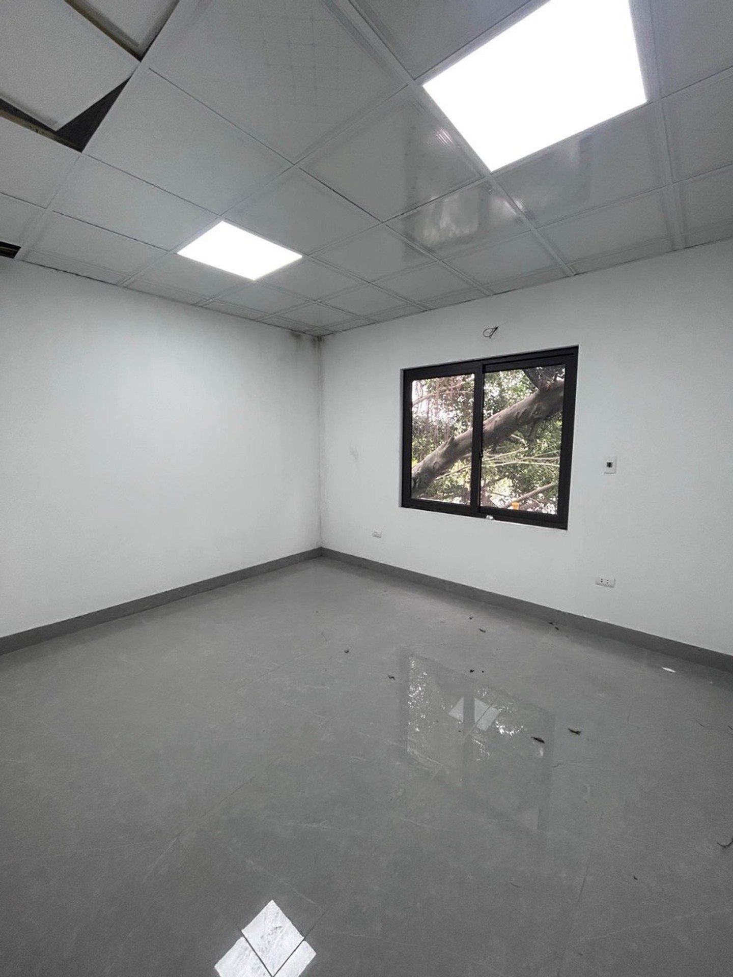 Bán nhà Đông Thiên - diện tích 46m2 2 tầng - Nhà mới, view hồ - giá 2,48 tỷ