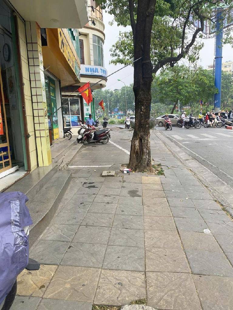 Bán nhà Trần Duy Hưng - diện tích 50m2 4 tầng - Nhà mặt phố vỉa hè kinh doanh sầm uất - giá 33 tỷ