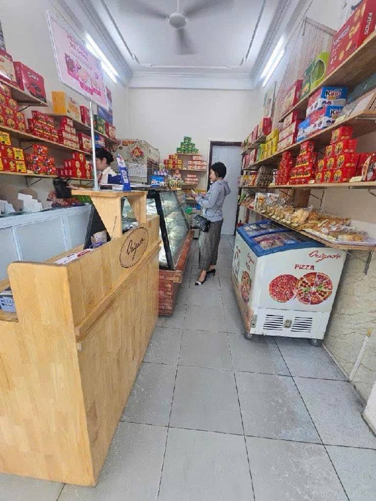 Bán nhà Trần Duy Hưng - diện tích 50m2 4 tầng - Nhà mặt phố vỉa hè kinh doanh sầm uất - giá 33 tỷ