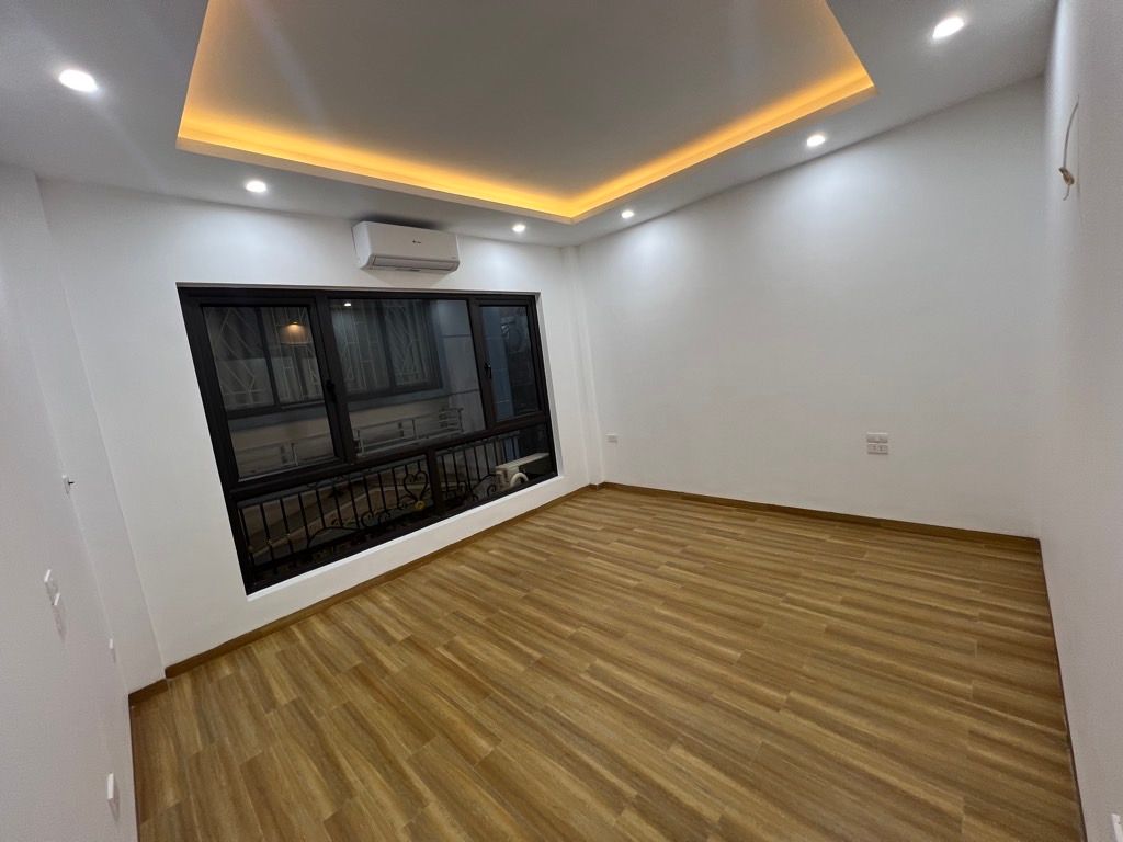 Bán nhà Định Công Hạ - diện tích 31m2 7 tầng - Ô TÔ GẦN - giá 9,2 tỷ