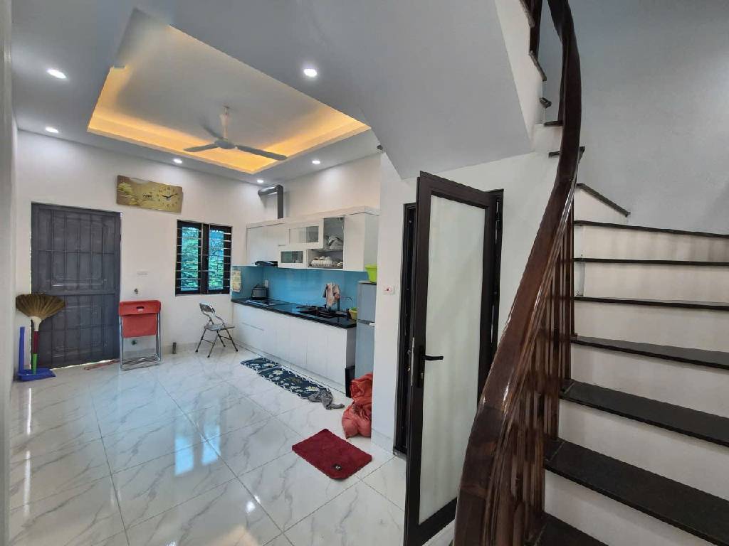 Bán nhà Định Công Thượng - diện tích 42m2 2 tầng - Lô góc 3 thoáng - giá 3 tỷ