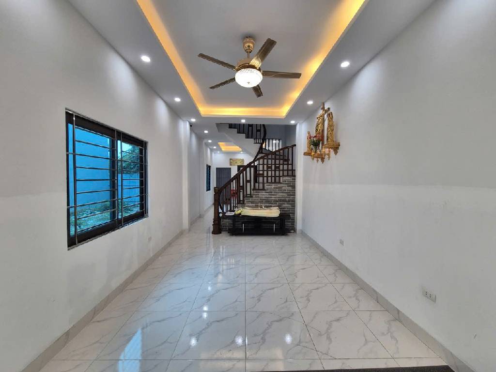 Bán nhà Định Công Thượng - diện tích 42m2 2 tầng - Lô góc 3 thoáng - giá 3 tỷ