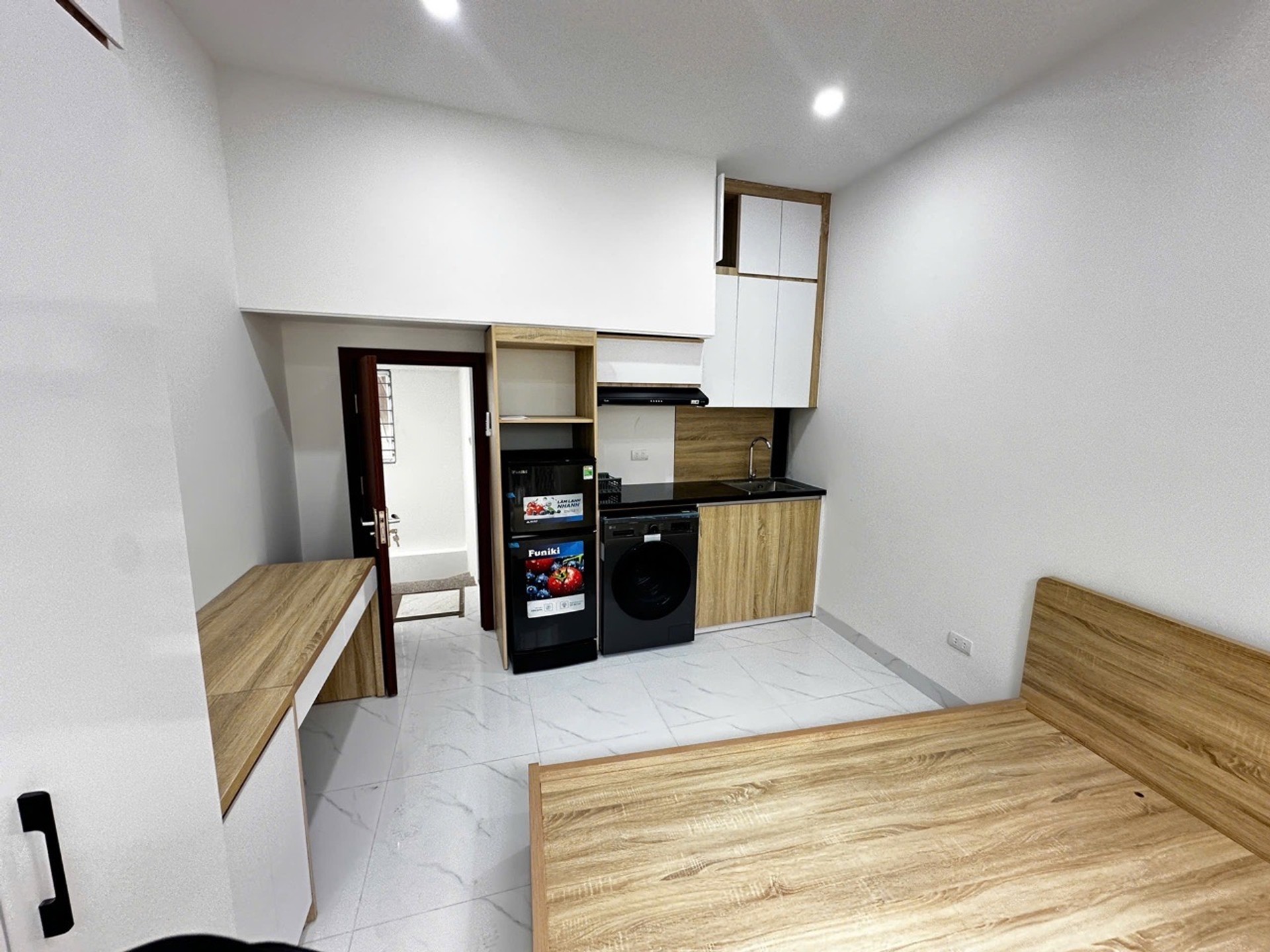 Bán nhà Hoàng Mai - diện tích 43m2 6 tầng - Ô TÔ ĐỖ CỔNG - giá 11,5 tỷ
