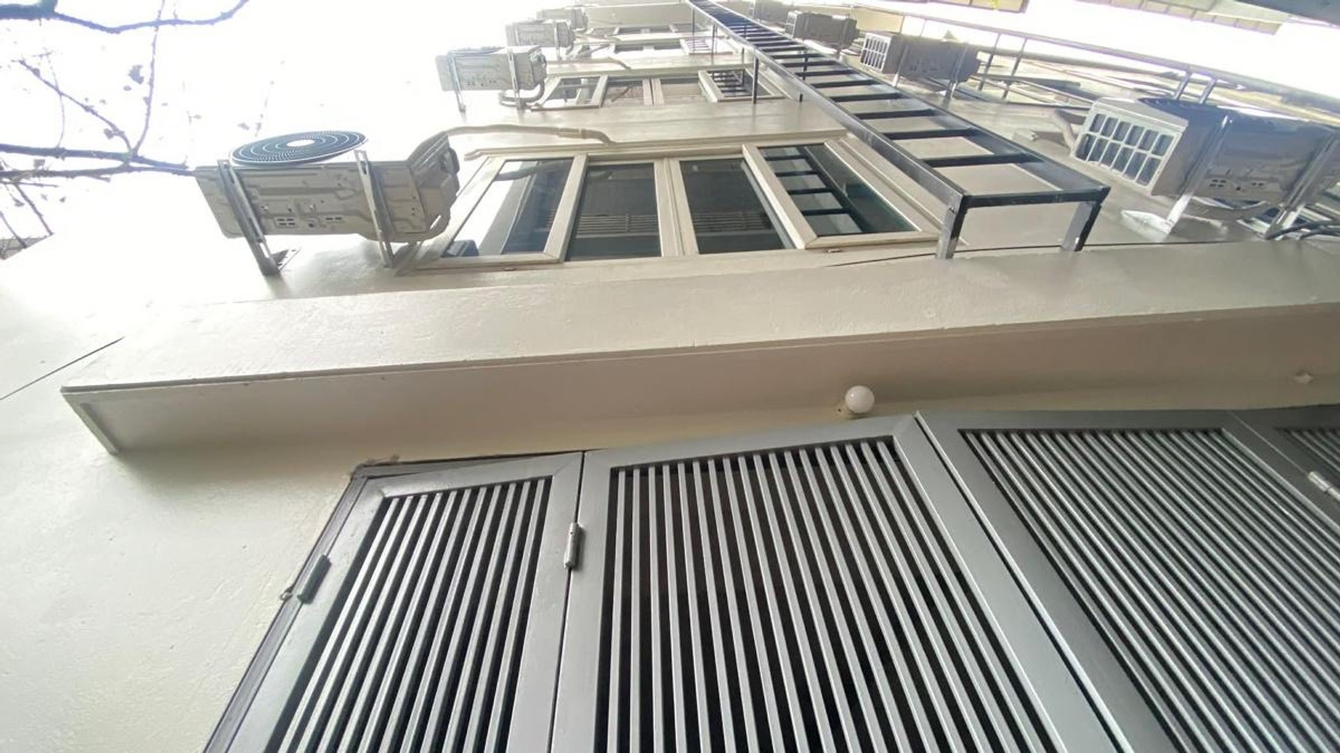 Bán nhà Hoàng Mai - diện tích 43m2 6 tầng - Ô TÔ ĐỖ CỔNG - giá 11,5 tỷ