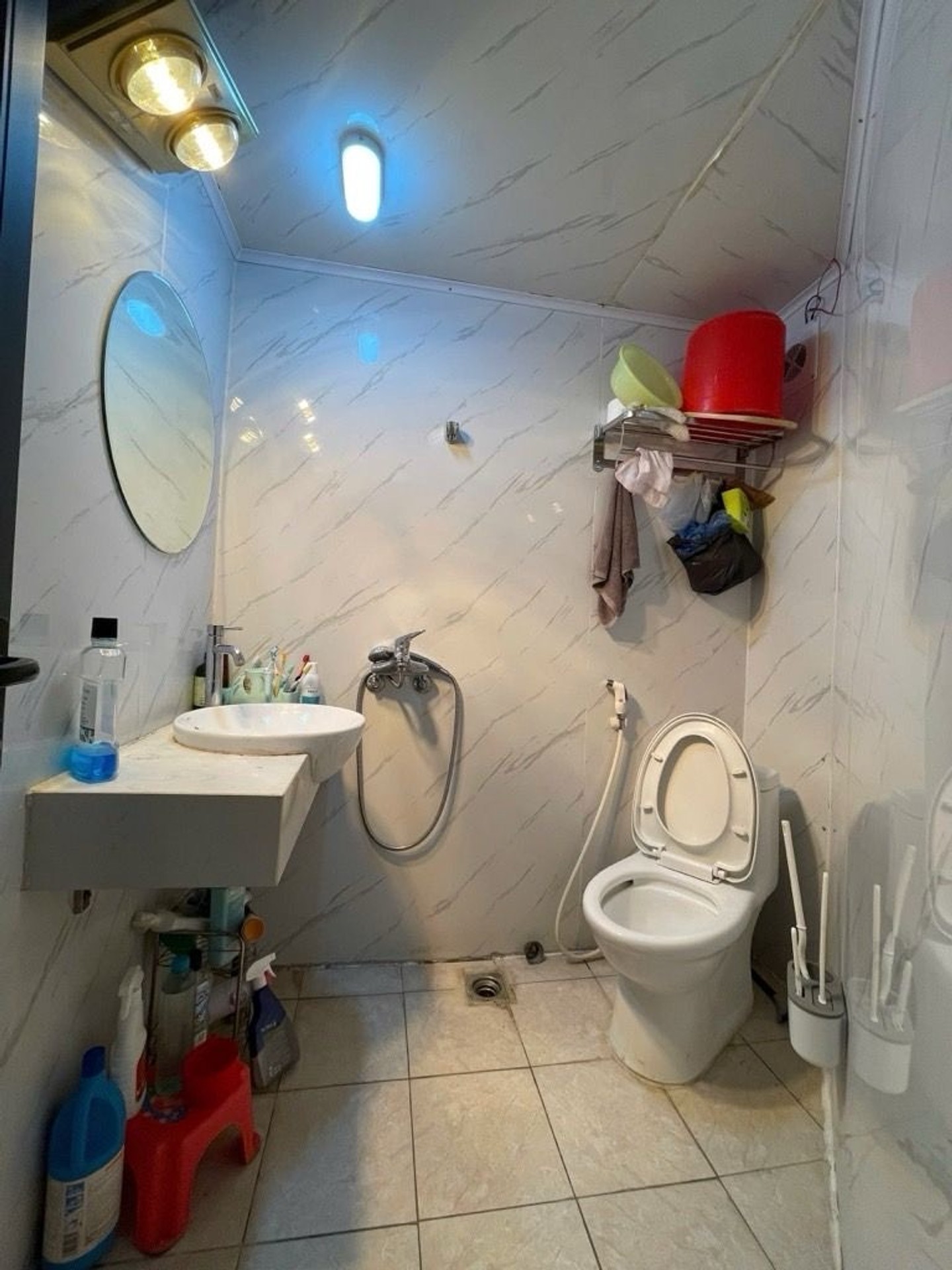 Bán nhà Lê Thanh Nghị - diện tích 23m2 5 tầng - Ngõ thông, ô tô tránh - giá 7,65 tỷ