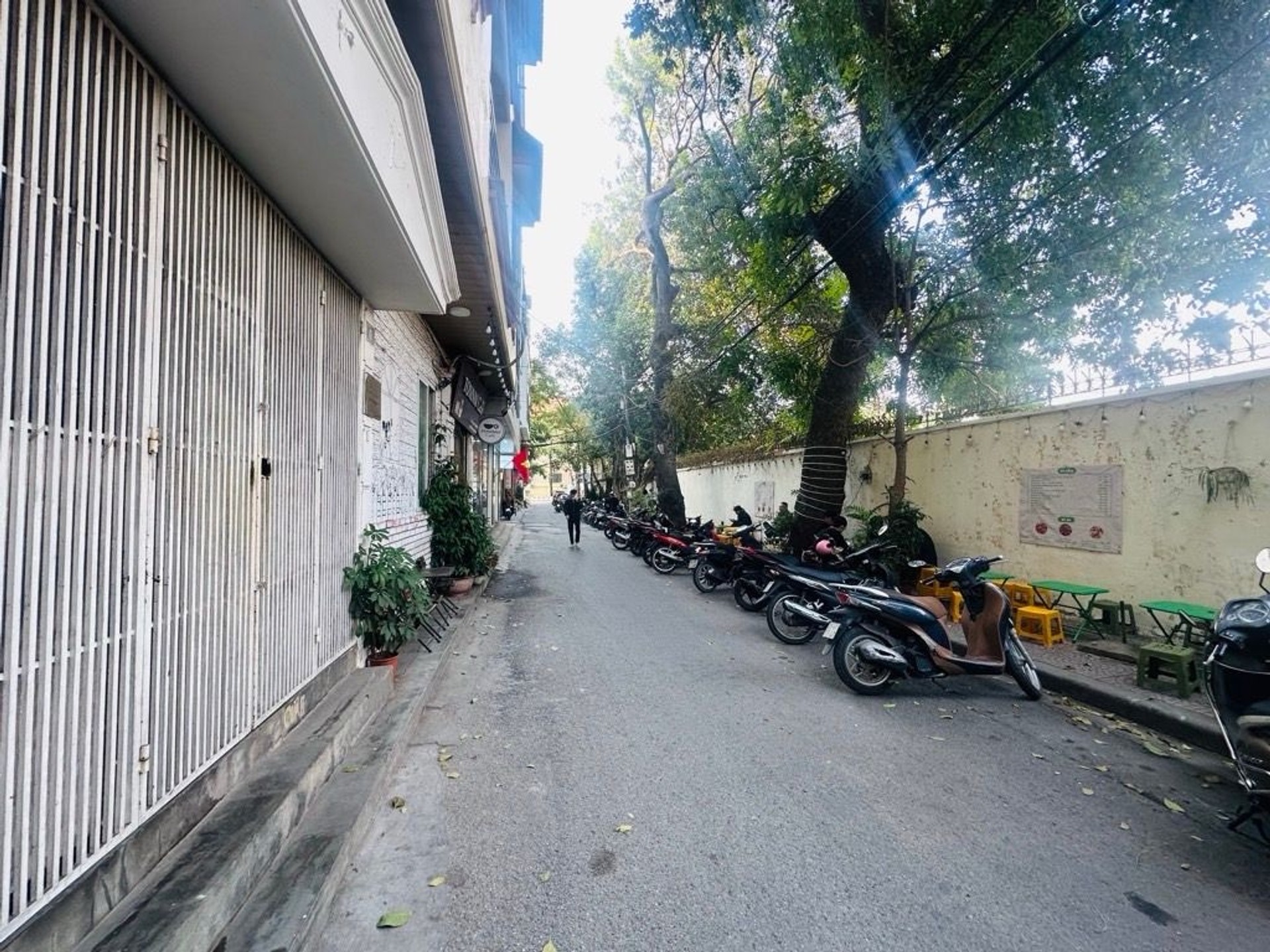 Bán nhà Lê Thanh Nghị - diện tích 23m2 5 tầng - Ngõ thông, ô tô tránh - giá 7,65 tỷ