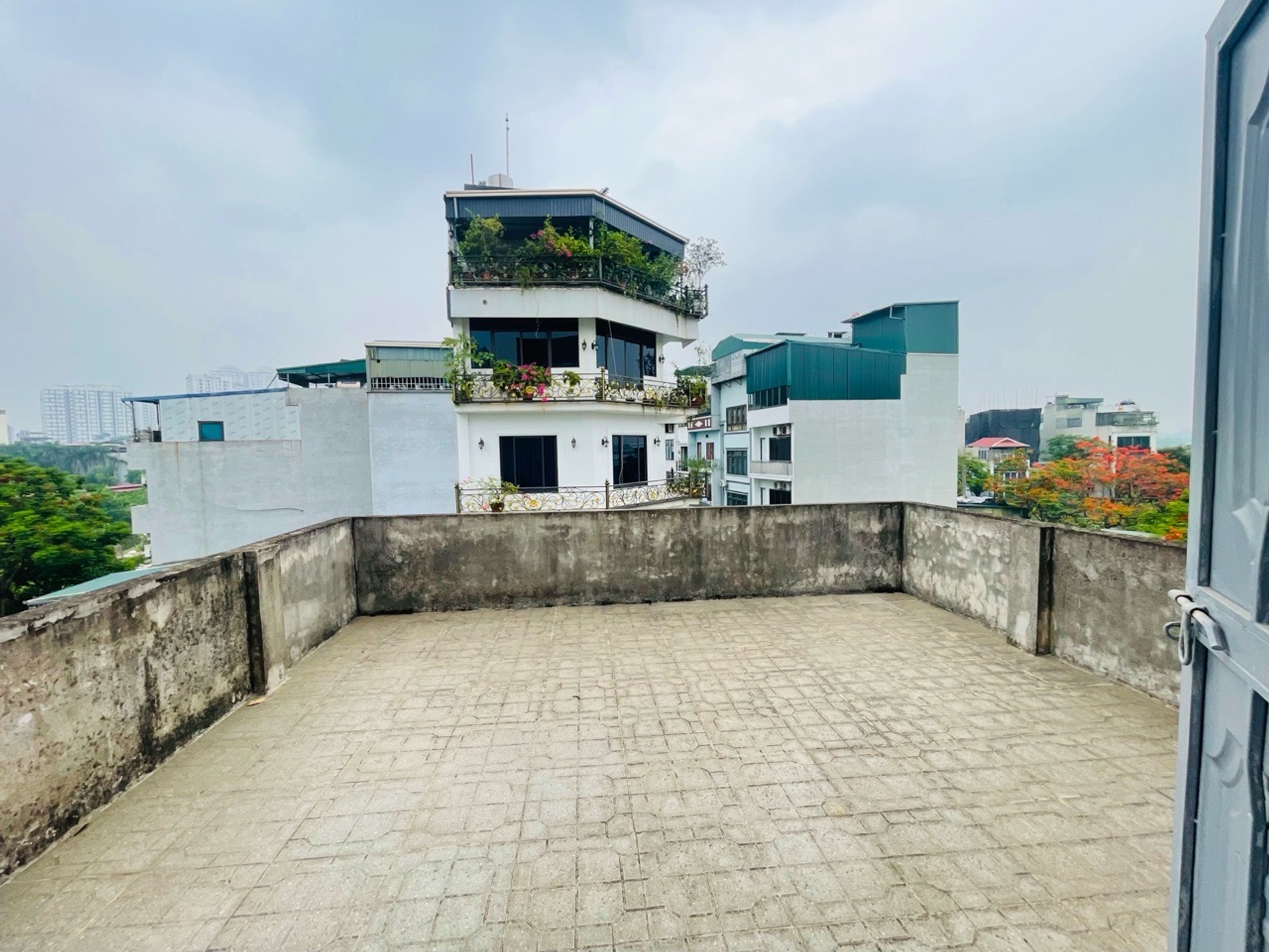 Bán nhà Bằng Liệt - diện tích 60m2 4 tầng - ô tô tránh - giá 19 tỷ