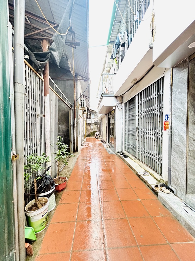 Bán nhà Lĩnh Nam - diện tích 31m2 2 tầng - Nhà chưa sổ, phân lô - giá 2,6 tỷ