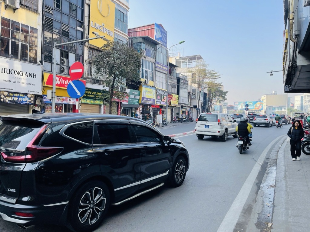 Bán nhà Khâm Thiên - diện tích 67m2 5 tầng - MẶT PHỐ ĐỐNG ĐA - giá 38,5 tỷ