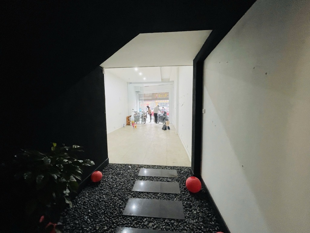 Bán nhà Khâm Thiên - diện tích 67m2 5 tầng - MẶT PHỐ ĐỐNG ĐA - giá 38,5 tỷ