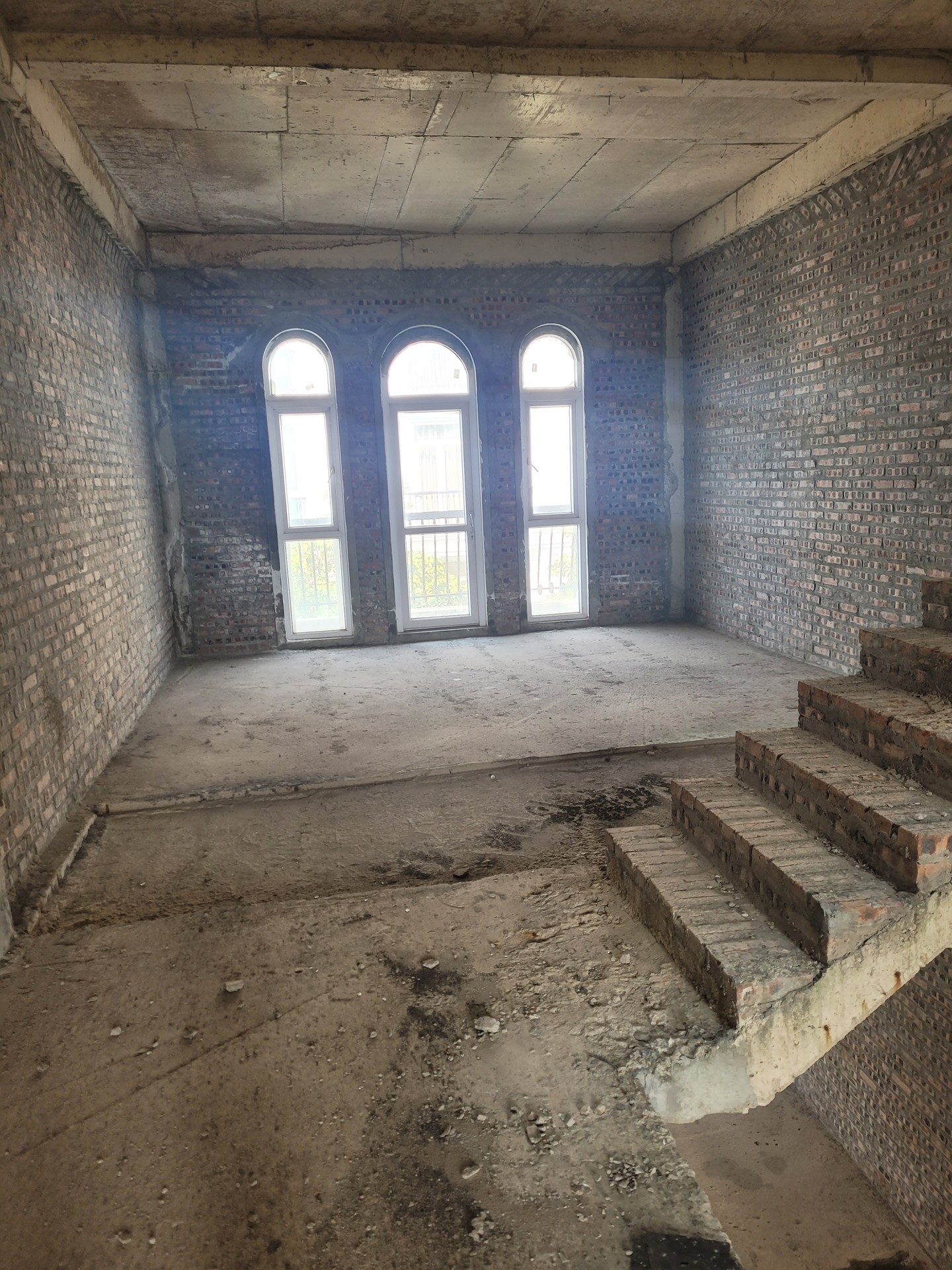 Bán nhà Ngõ 3 ô tô tránh - diện tích 105m2 5 tầng - Thoáng trước, sau - giá 33 tỷ