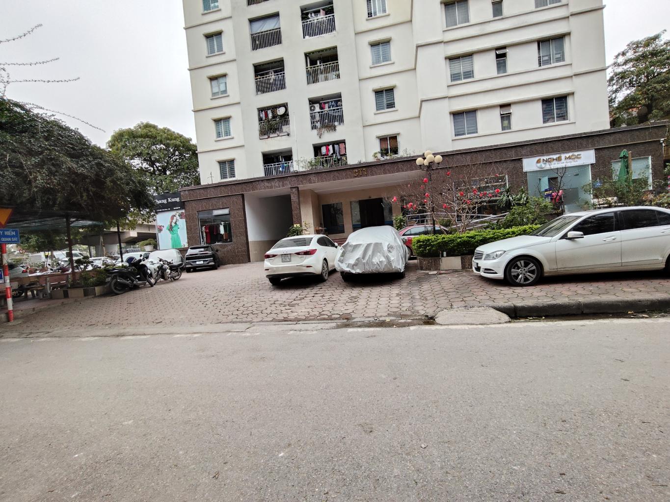 Bán nhà Nghiêm Xuân Yêm - diện tích 82m2 1 tầng - Chung cư mặt đường - giá 6,5 tỷ