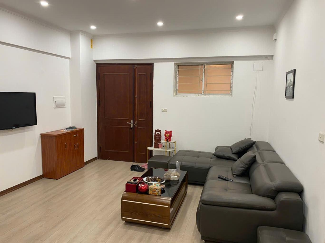 Bán nhà Nghiêm Xuân Yêm - diện tích 82m2 1 tầng - Chung cư mặt đường - giá 6,5 tỷ