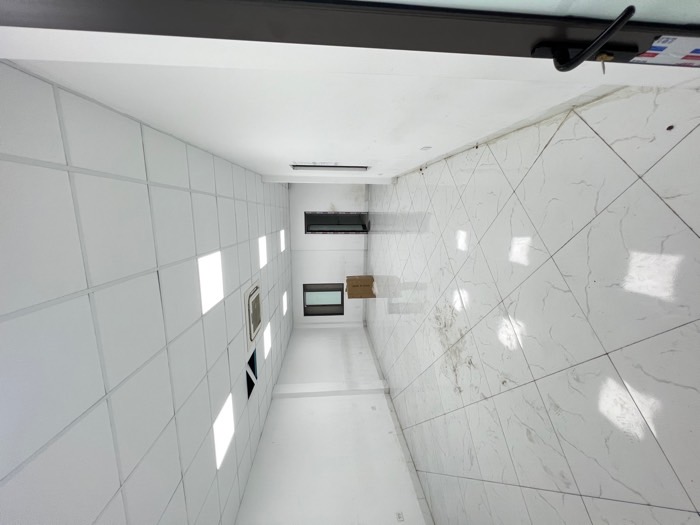 Bán nhà Giáp Bát - diện tích 112m2 8 tầng - Mặt phố kinh doanh sầm uất - giá 35,5 tỷ