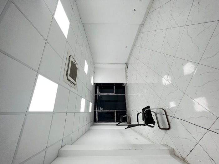 Bán nhà Giáp Bát - diện tích 112m2 8 tầng - Mặt phố kinh doanh sầm uất - giá 35,5 tỷ