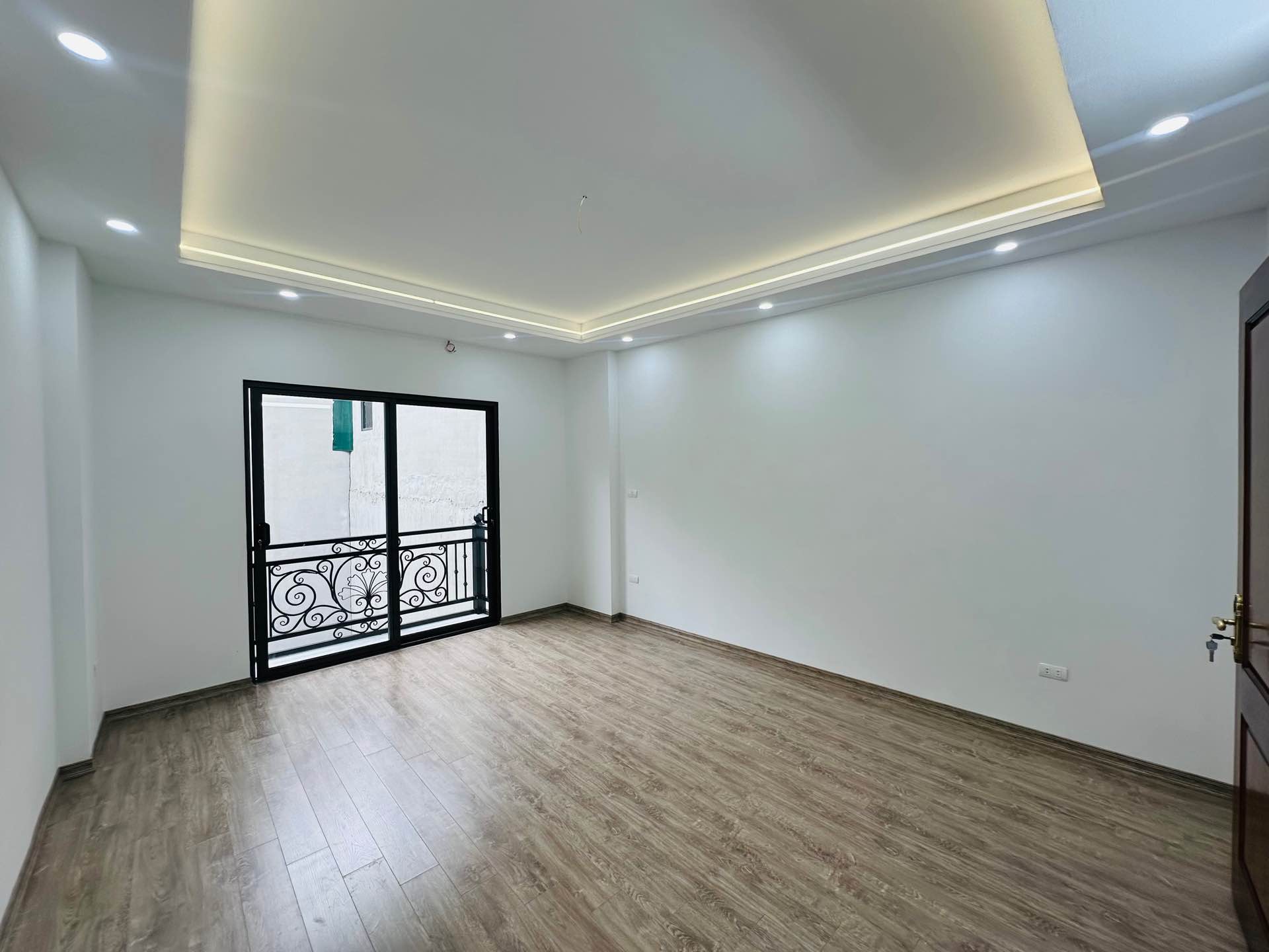 Bán nhà Lê Thanh Nghị - diện tích 42m2 5 tầng - thang máy - giá 10,5 tỷ