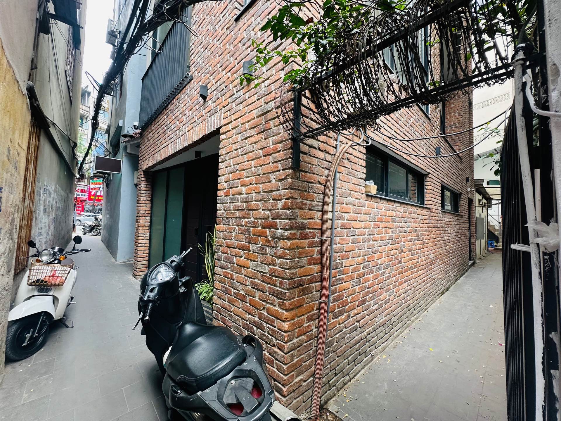 Bán nhà Lê Thanh Nghị - diện tích 42m2 5 tầng - thang máy - giá 10,5 tỷ