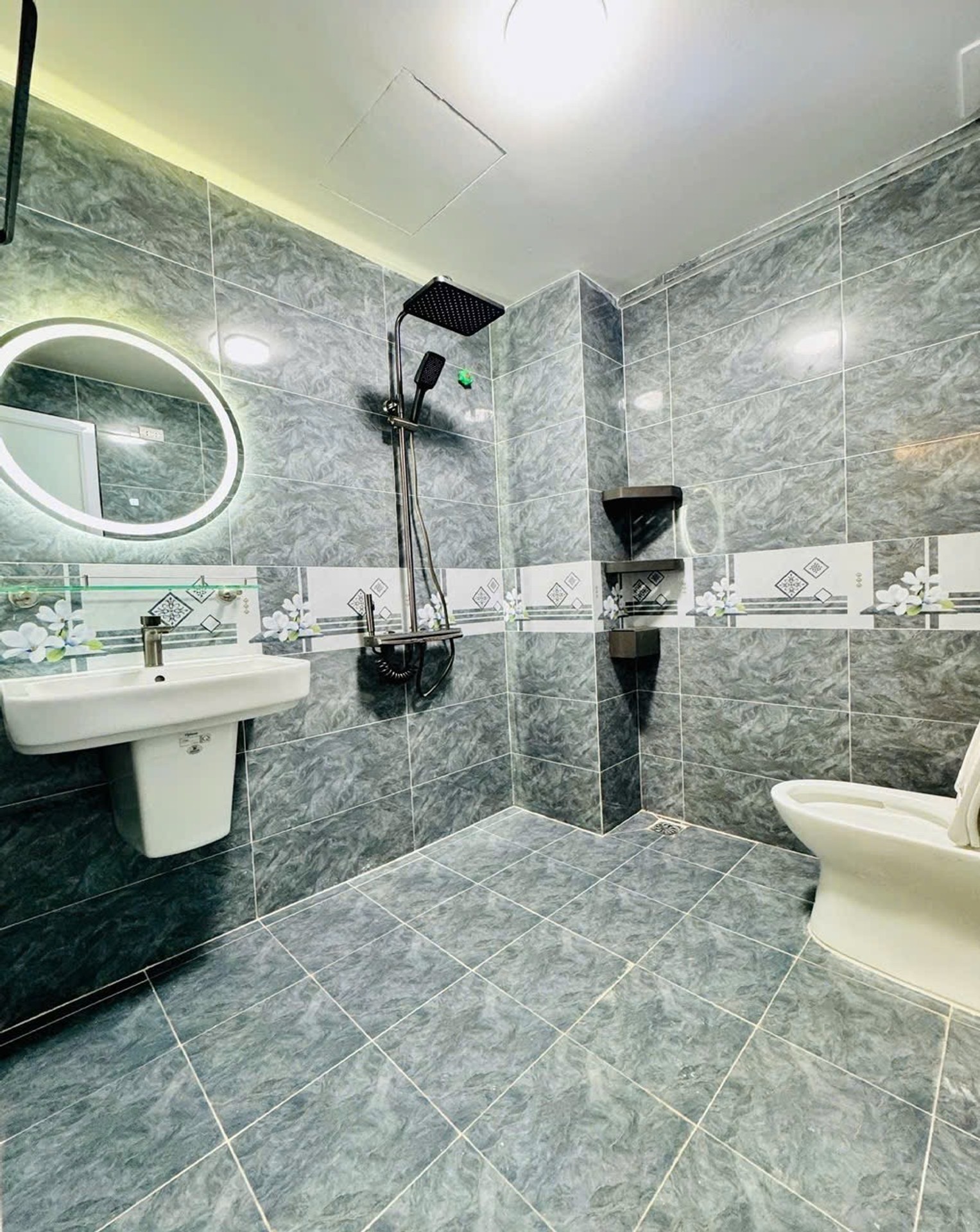 Bán nhà Đền Lừ 1 - diện tích 69m2 17 tầng - Lô góc 3 mặt thoáng - giá 5,8 tỷ