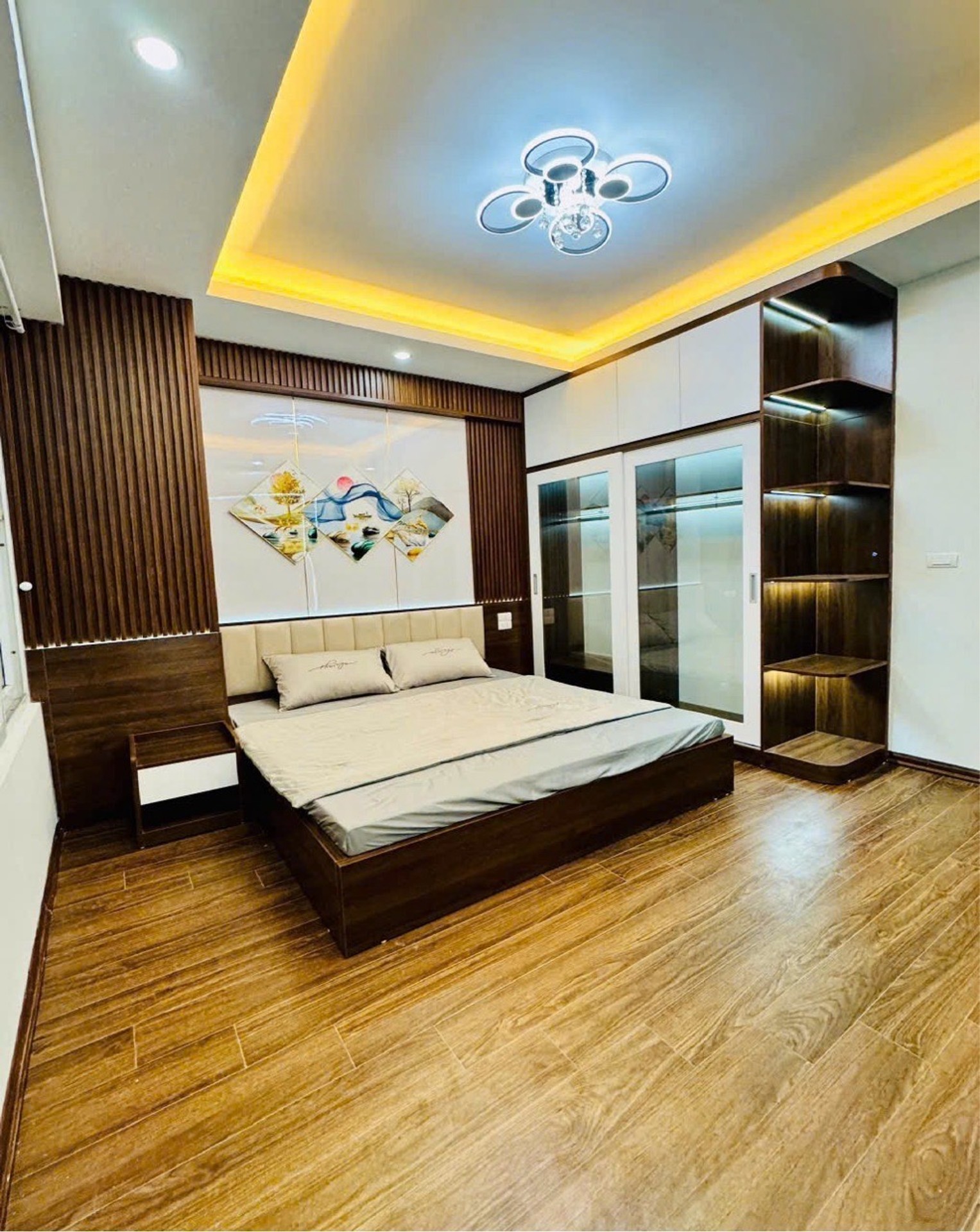 Bán nhà Đền Lừ 1 - diện tích 69m2 17 tầng - Lô góc 3 mặt thoáng - giá 5,8 tỷ