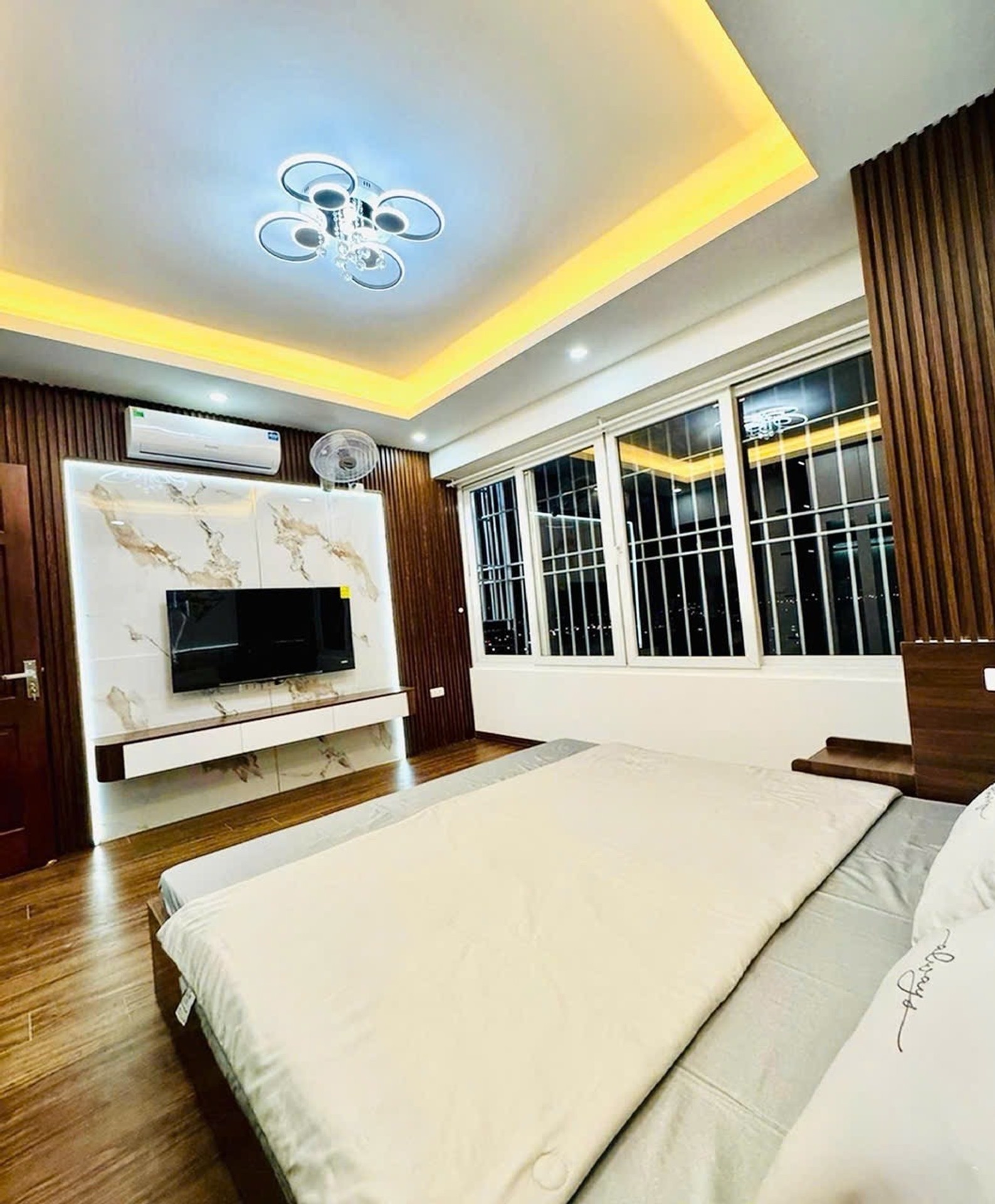 Bán nhà Đền Lừ 1 - diện tích 69m2 17 tầng - Lô góc 3 mặt thoáng - giá 5,8 tỷ