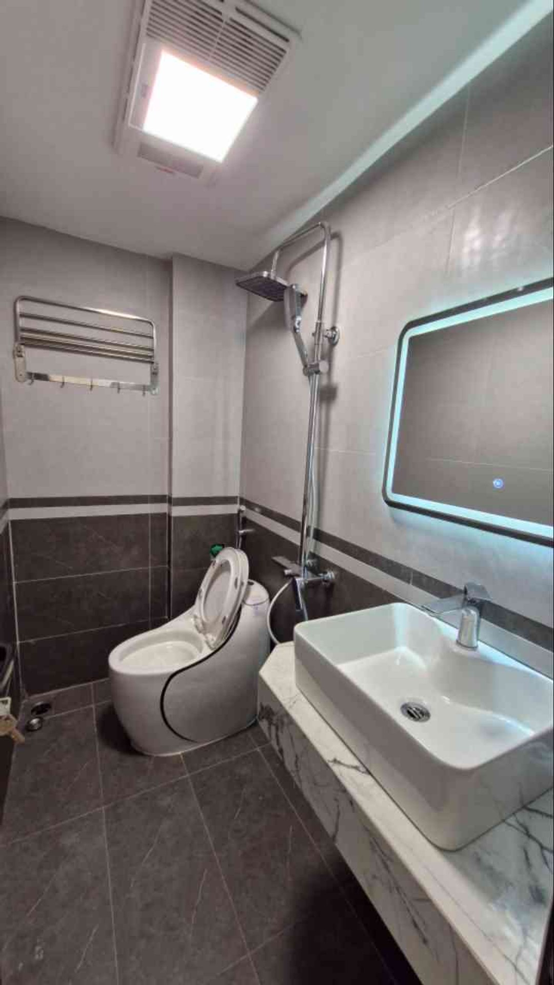Bán nhà Tân Mai - diện tích 35m2 5 tầng - SIÊU PHẨM TÂN MAI Ở LUÔN FULL NỘI THẤT - giá 9,6 tỷ