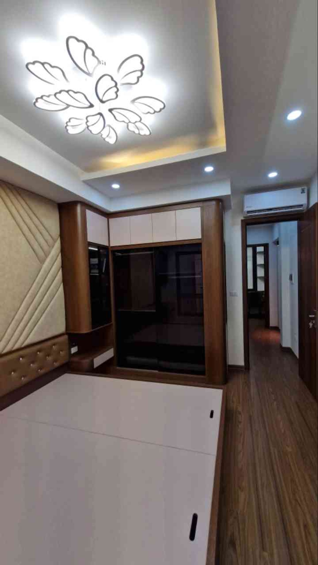 Bán nhà Tân Mai - diện tích 35m2 5 tầng - SIÊU PHẨM TÂN MAI Ở LUÔN FULL NỘI THẤT - giá 9,6 tỷ
