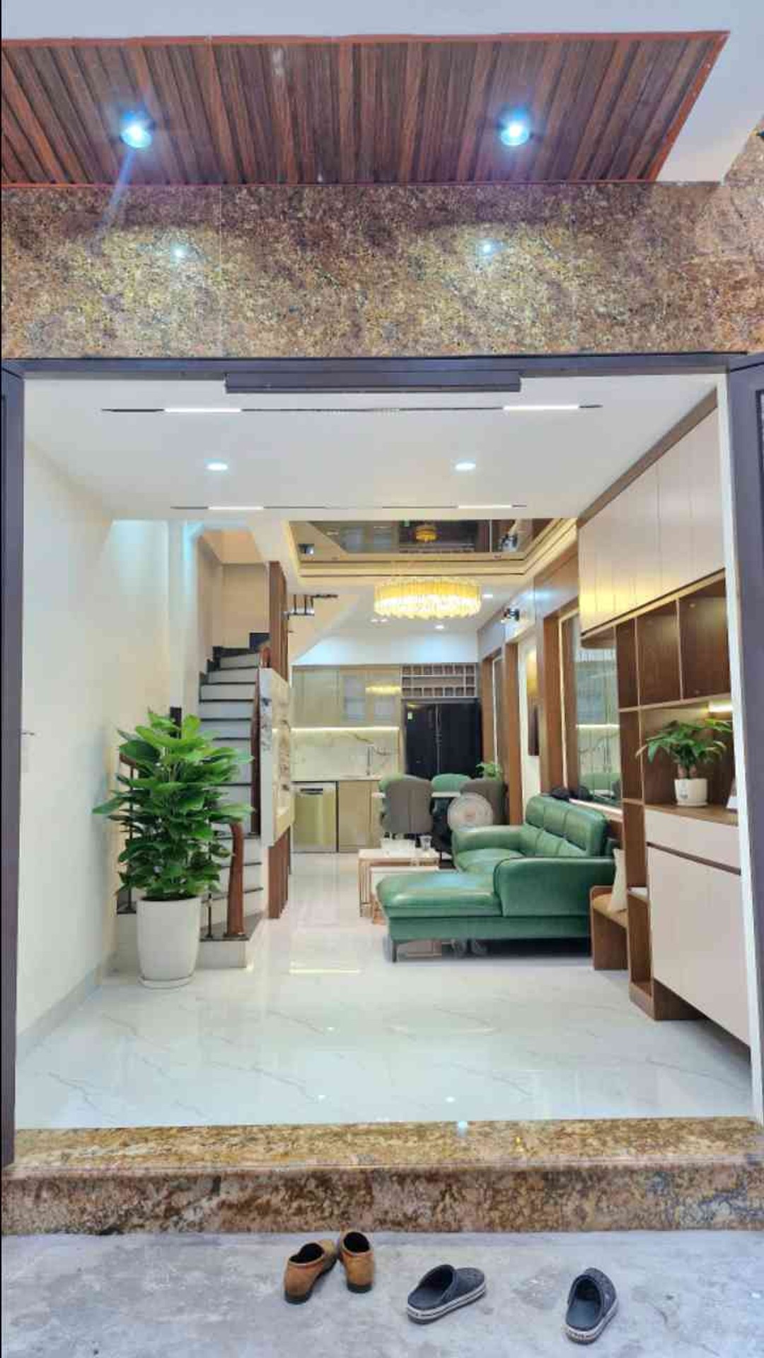Bán nhà Tân Mai - diện tích 35m2 5 tầng - SIÊU PHẨM TÂN MAI Ở LUÔN FULL NỘI THẤT - giá 9,6 tỷ