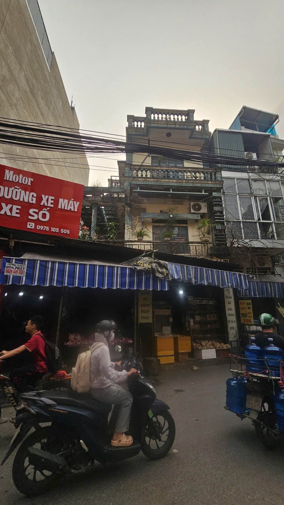 Bán nhà Hoàng Mai - diện tích 122m2 4 tầng - Mặt tiền quyền lực - giá 42,6 tỷ