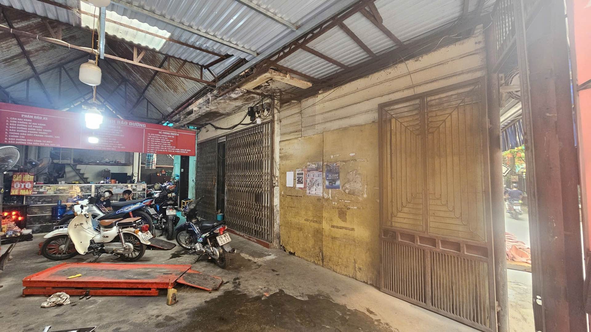 Bán nhà Hoàng Mai - diện tích 122m2 4 tầng - Mặt tiền quyền lực - giá 42,6 tỷ