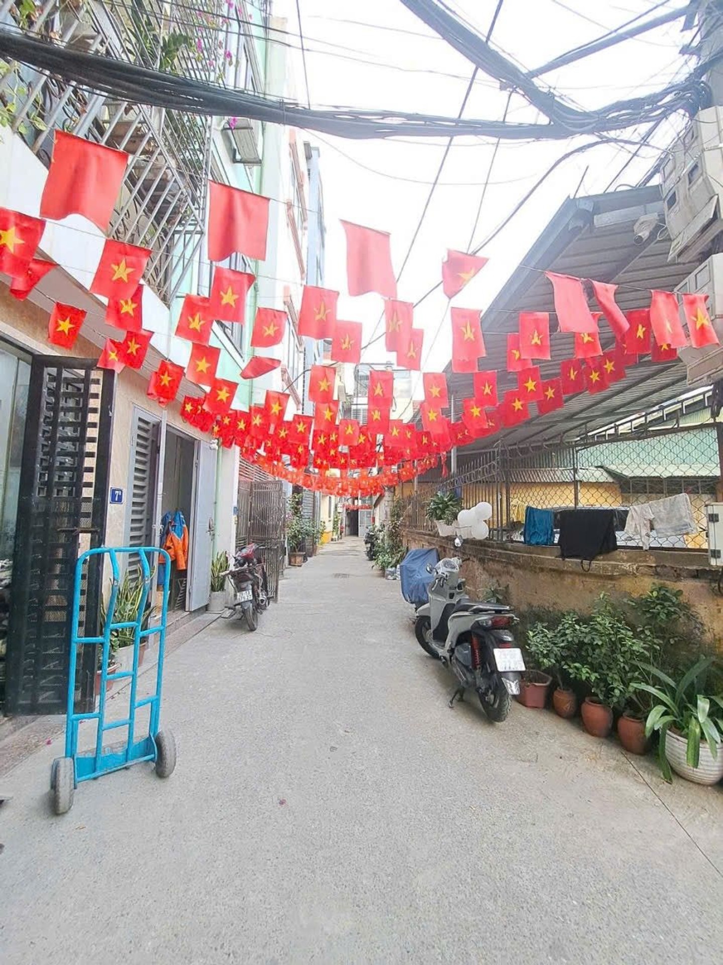 Bán nhà Thanh Đàm - diện tích 30m2 5 tầng - ô tô đỗ cổng - giá 7,5 tỷ