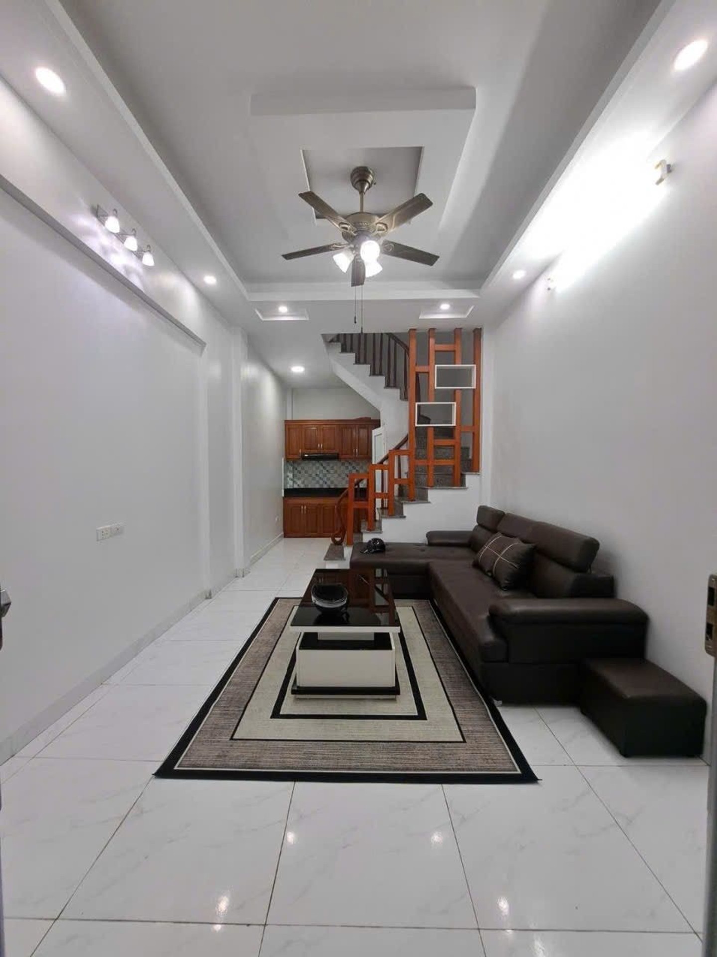 Bán nhà Thanh Đàm - diện tích 30m2 5 tầng - ô tô đỗ cổng - giá 7,5 tỷ