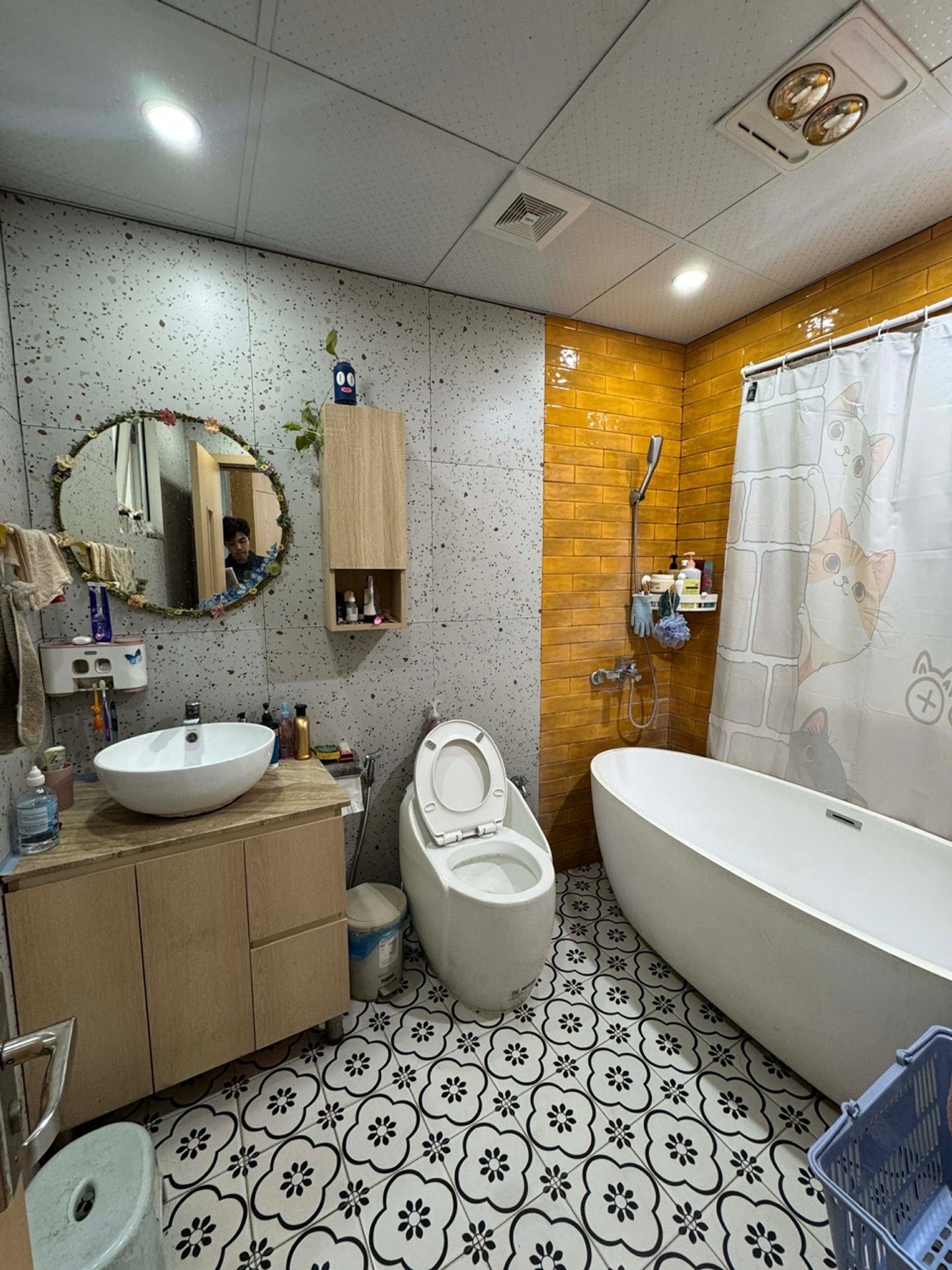 Bán nhà Trương Định - diện tích 90m2 6 tầng - 3 mặt thoáng - giá 19 tỷ