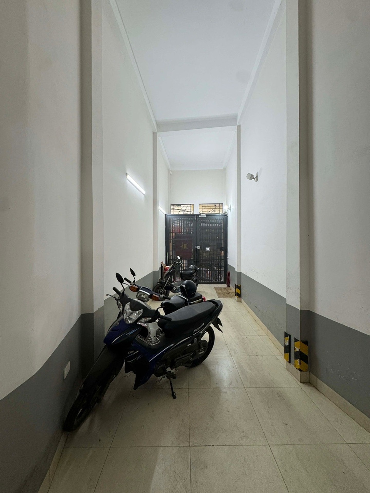 Bán nhà Trương Định - diện tích 90m2 6 tầng - 3 mặt thoáng - giá 19 tỷ