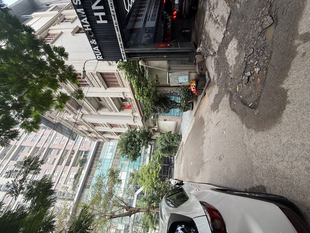 Bán nhà Lê Văn Lương - diện tích 202m2 1 tầng - ô tô tránh - giá 105 tỷ