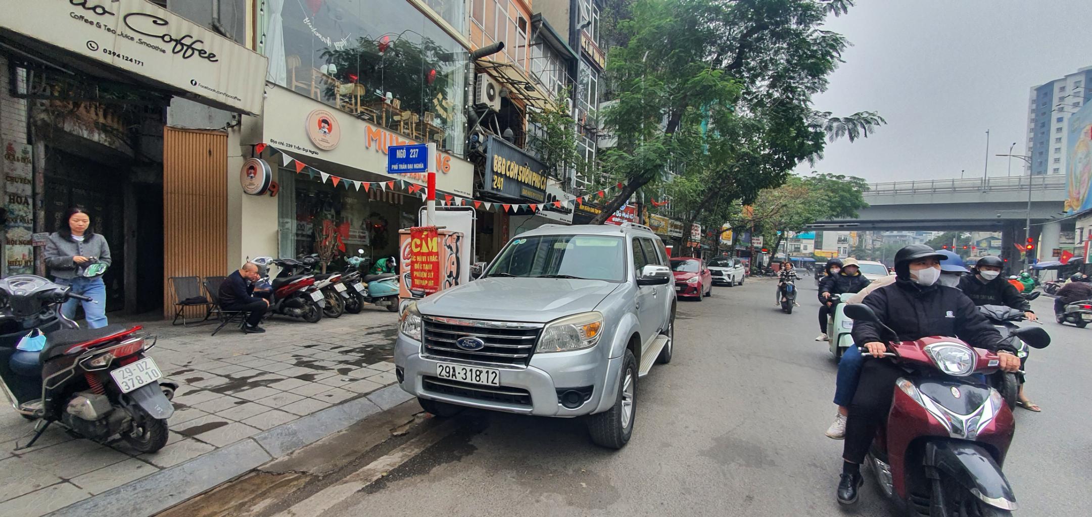 Bán nhà Ngõ Tự Do - diện tích 85m2 7 tầng - Lô góc, mặt ngõ ô tô tránh - giá 28 tỷ