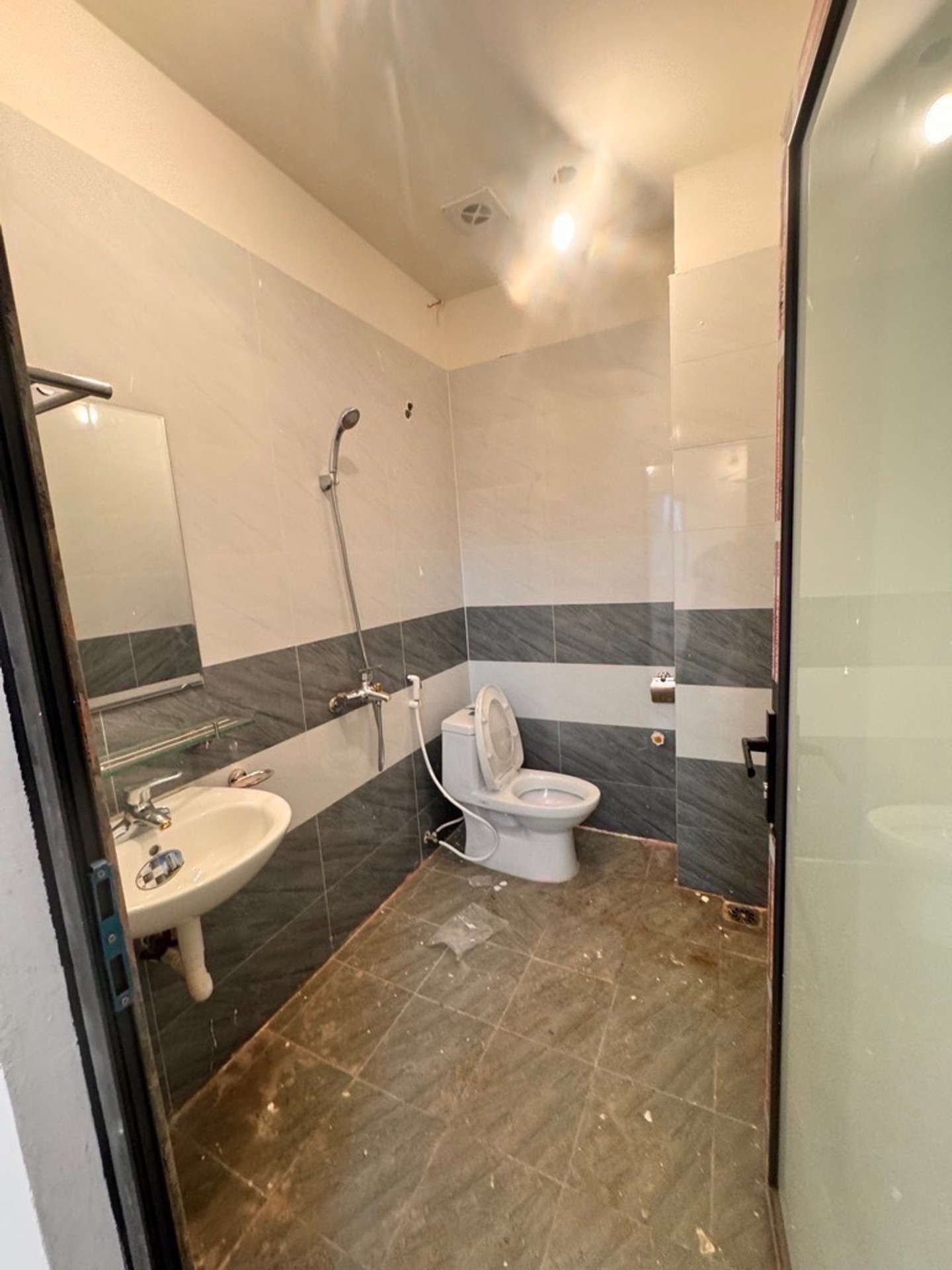 Bán nhà Vĩnh Hưng - diện tích 30m2 5 tầng - ô tô đỗ cửa - giá 7,2 tỷ