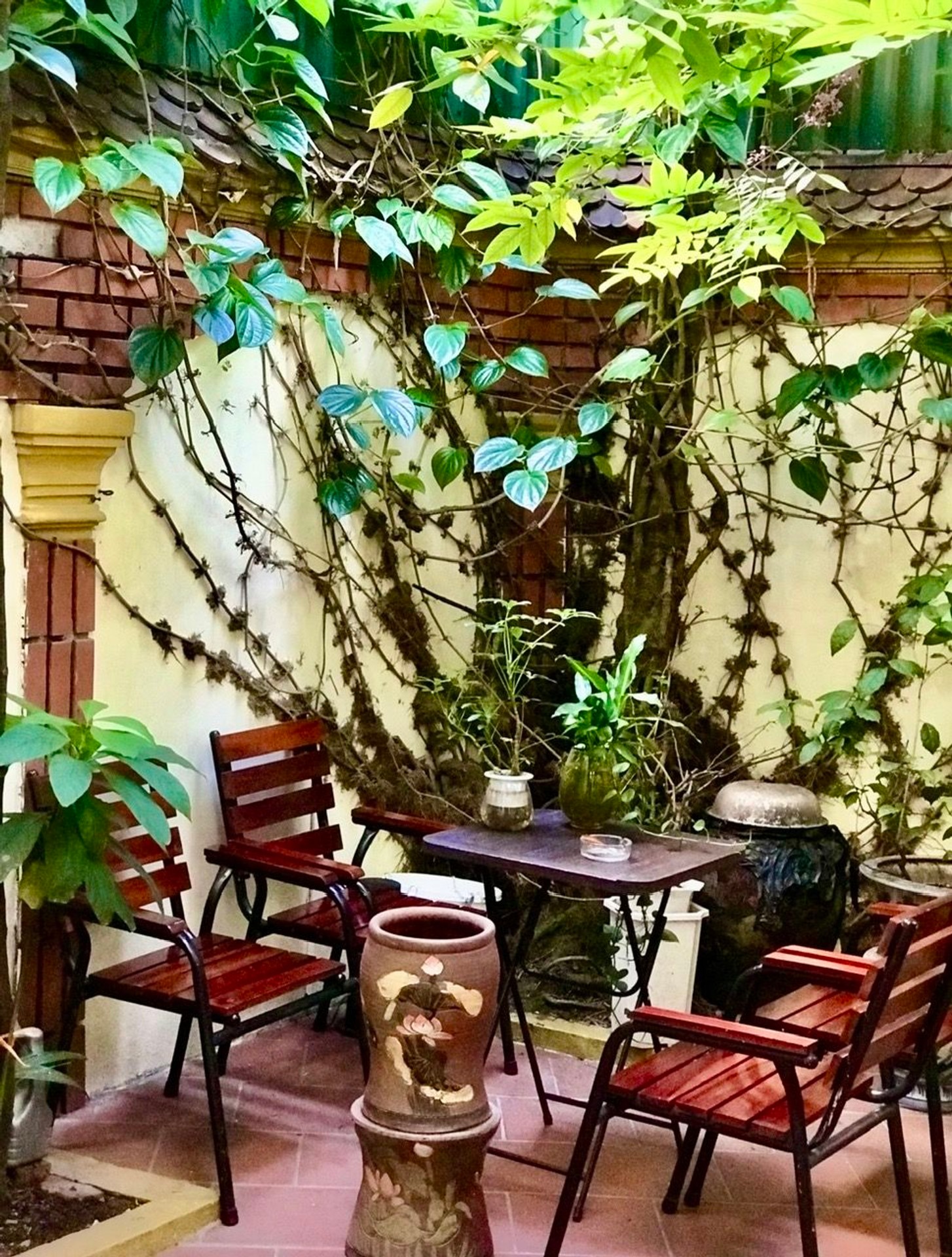 Bán nhà Lê Thanh Nghị - diện tích 133.4m2 3 tầng - Lô góc 3 mặt thoáng - giá 28 tỷ