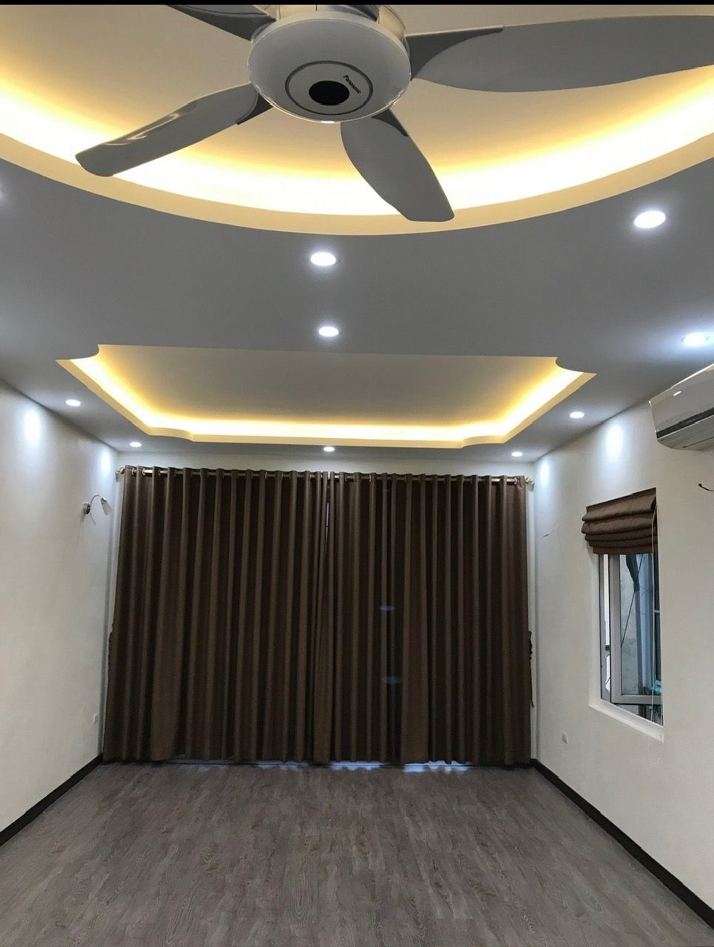 Bán nhà Lê Thanh Nghị - diện tích 133.4m2 3 tầng - Lô góc 3 mặt thoáng - giá 28 tỷ