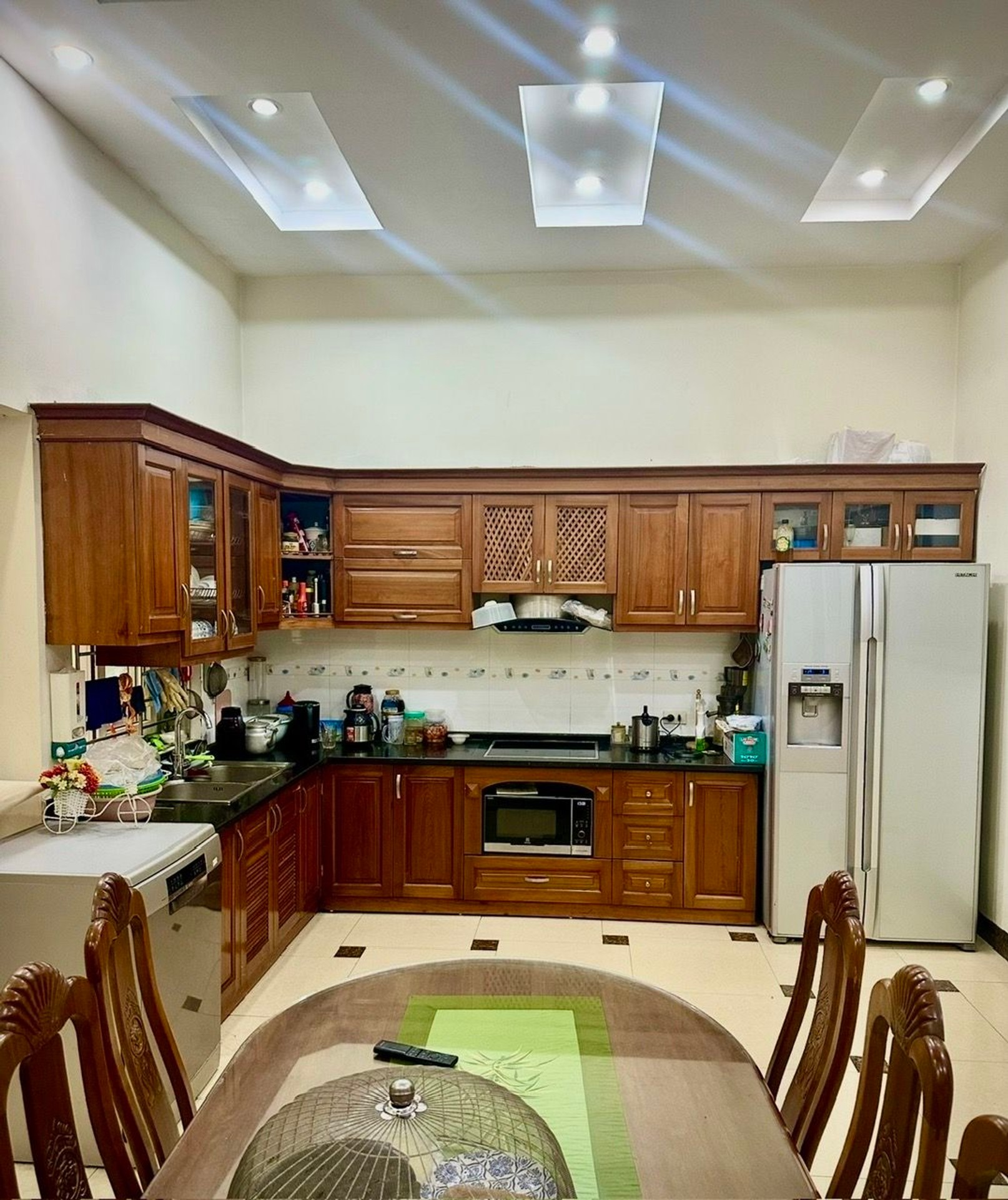 Bán nhà Lê Thanh Nghị - diện tích 133.4m2 3 tầng - Lô góc 3 mặt thoáng - giá 28 tỷ