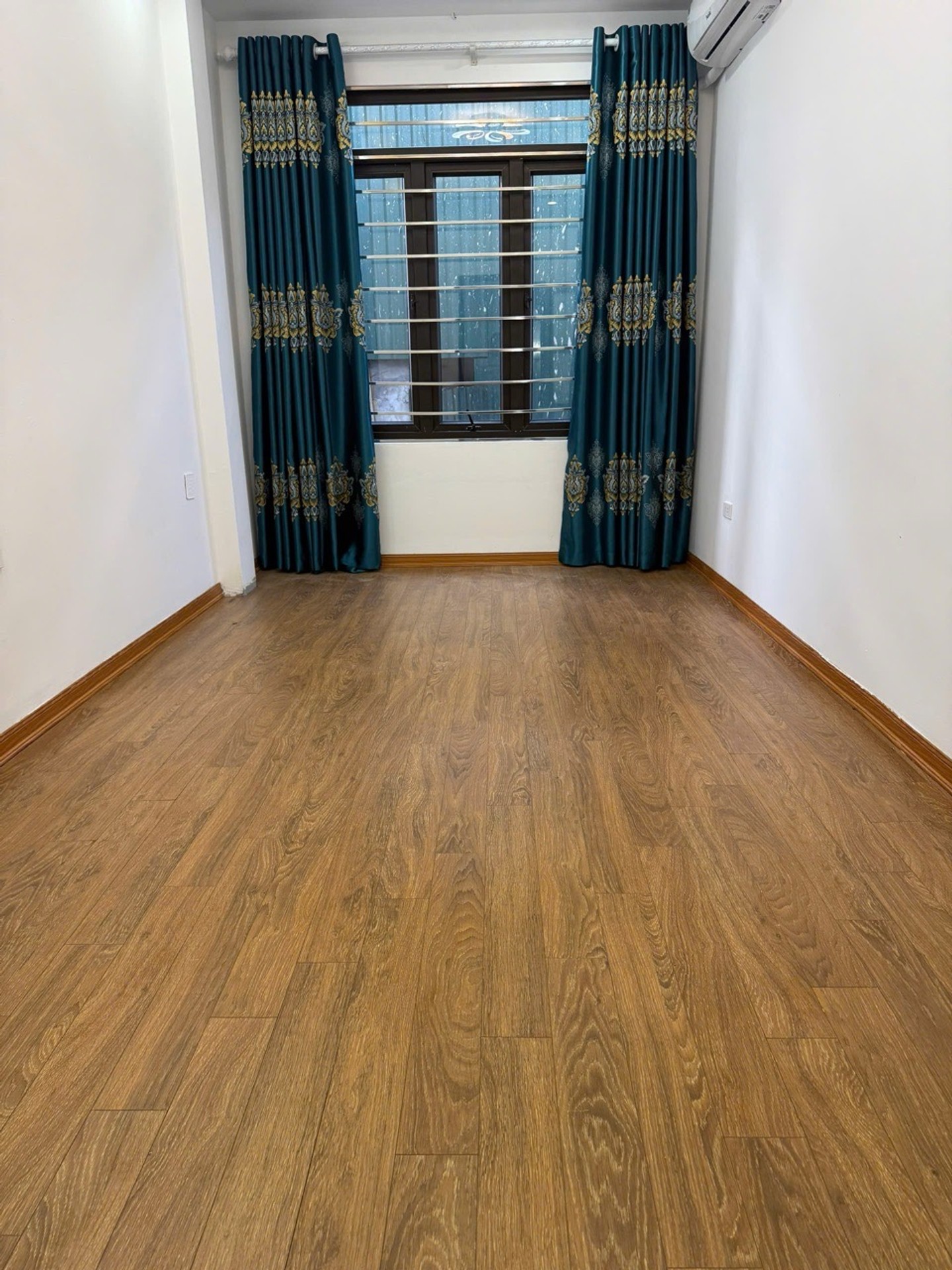 Bán nhà Vĩnh Hưng - diện tích 18m2 5 tầng - Nhà nhỏ có võ, full nội thất - giá 3,45 tỷ