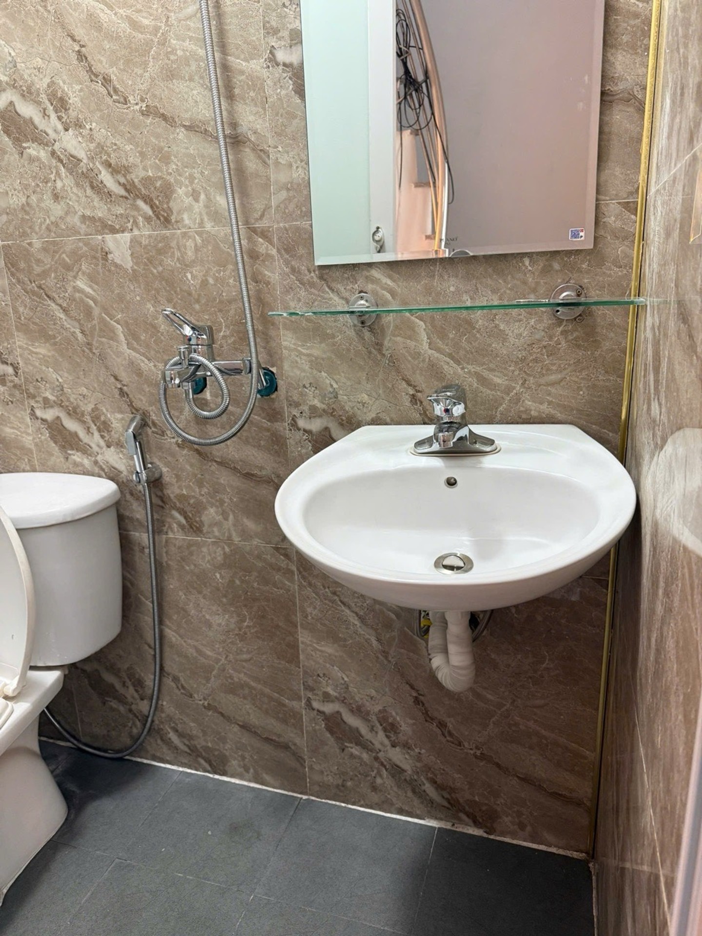 Bán nhà Vĩnh Hưng - diện tích 18m2 5 tầng - Nhà nhỏ có võ, full nội thất - giá 3,45 tỷ