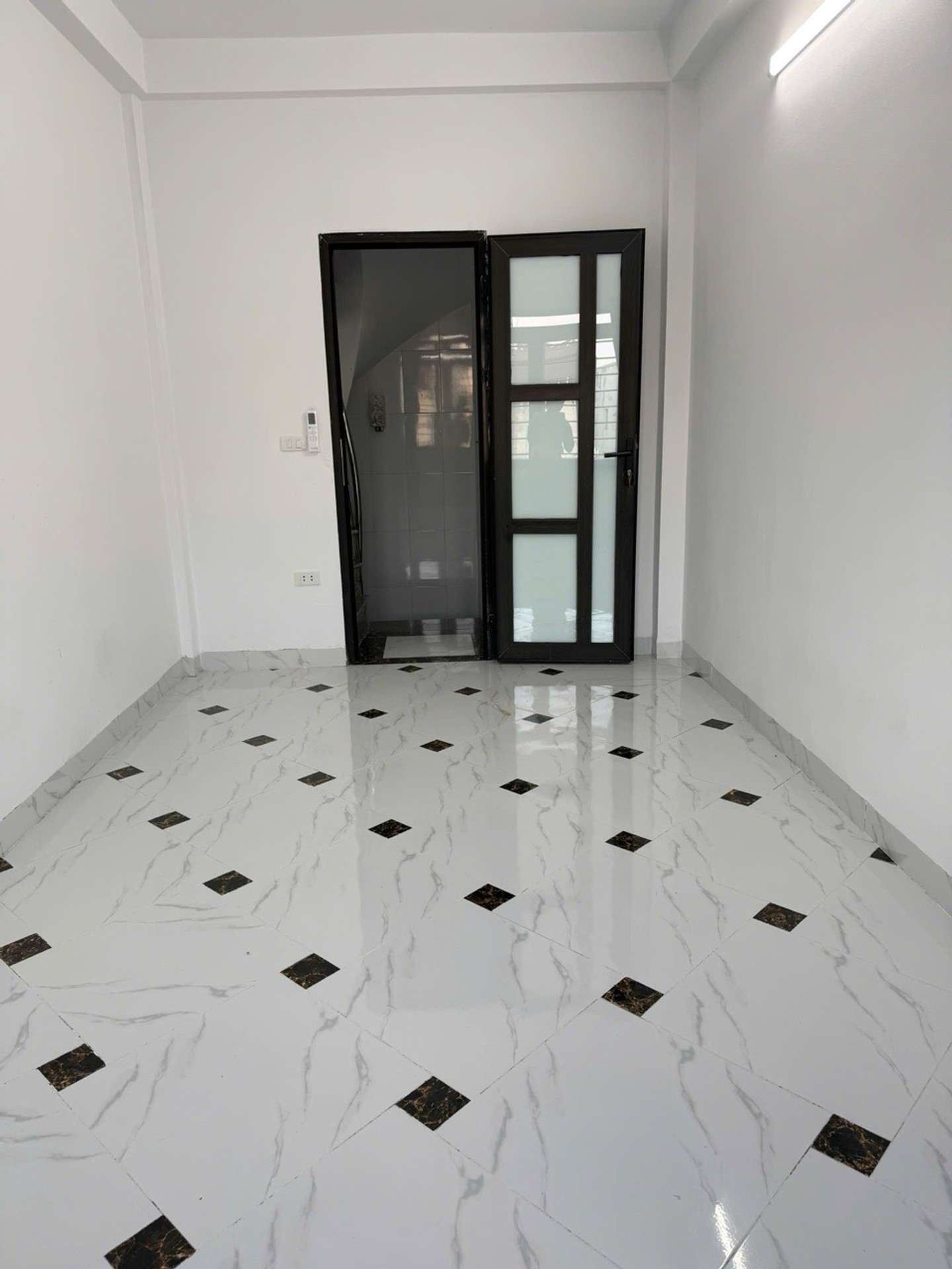 Bán nhà Vĩnh Hưng - diện tích 18m2 5 tầng - Nhà nhỏ có võ, full nội thất - giá 3,45 tỷ